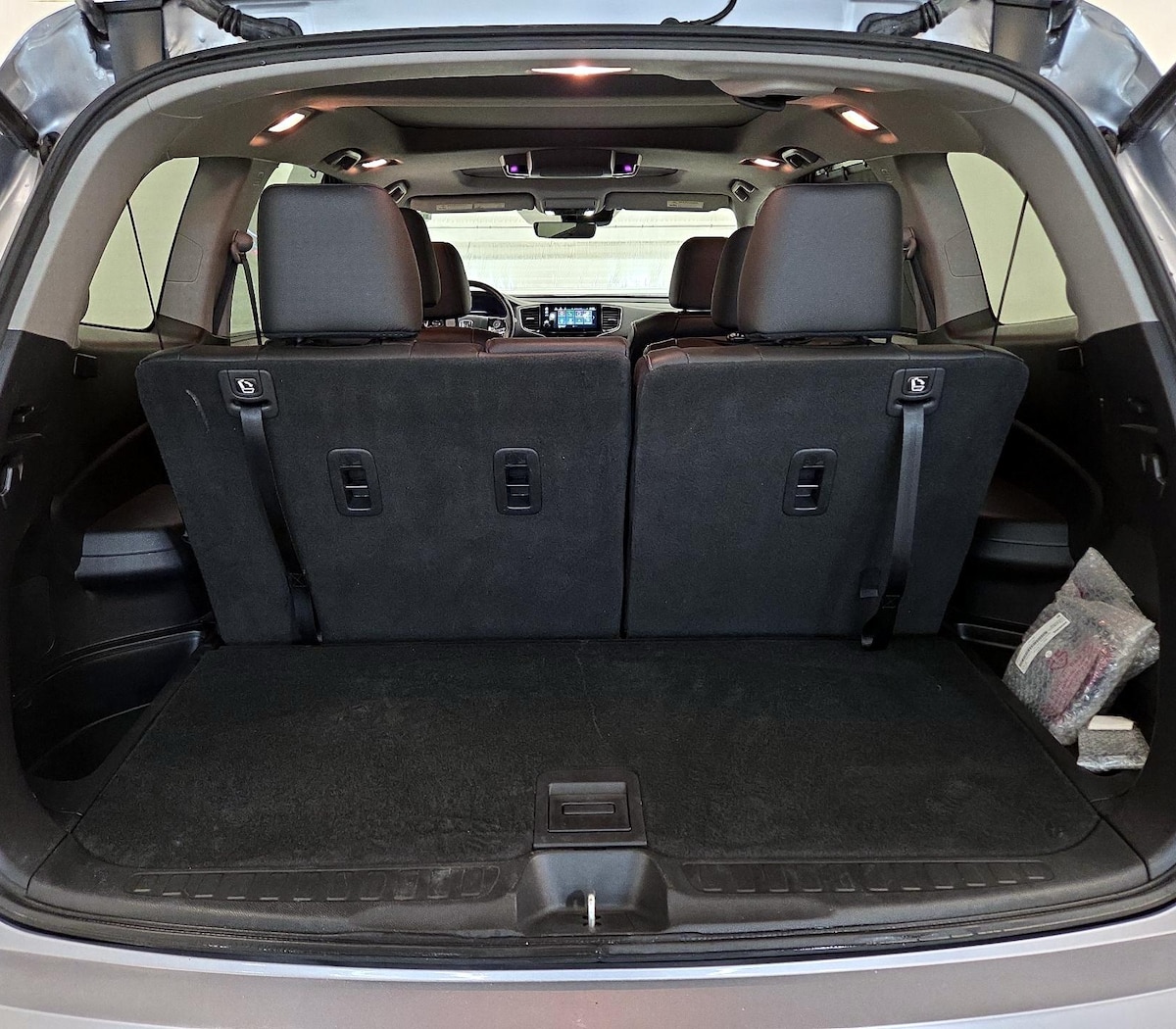 Trunk/Cargo (Seats Up)
