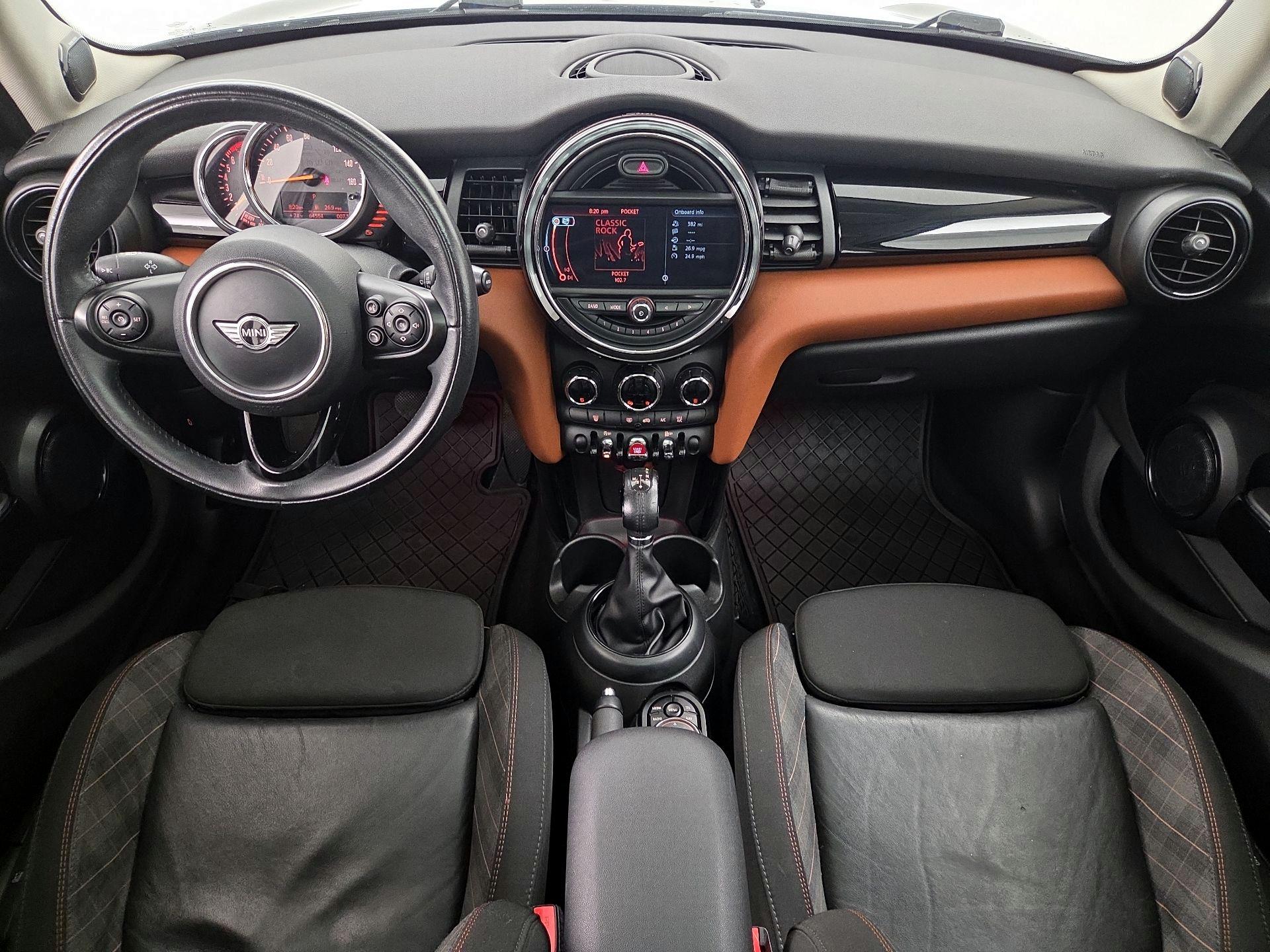Thumbnail: 2017 MINI Cooper Hardtop - 9
