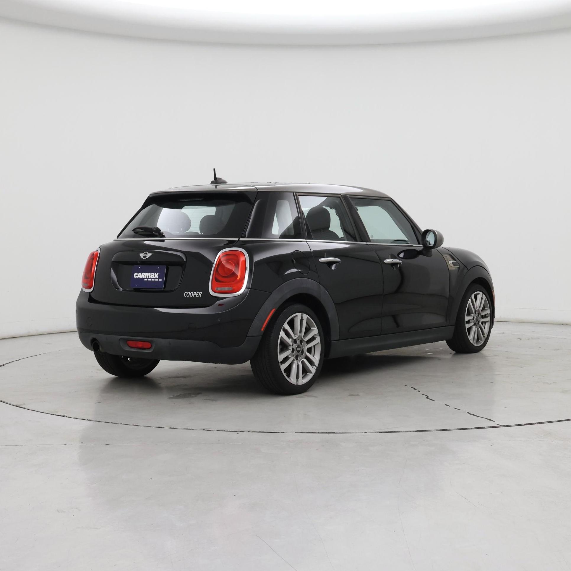 Thumbnail: 2017 MINI Cooper Hardtop - 8