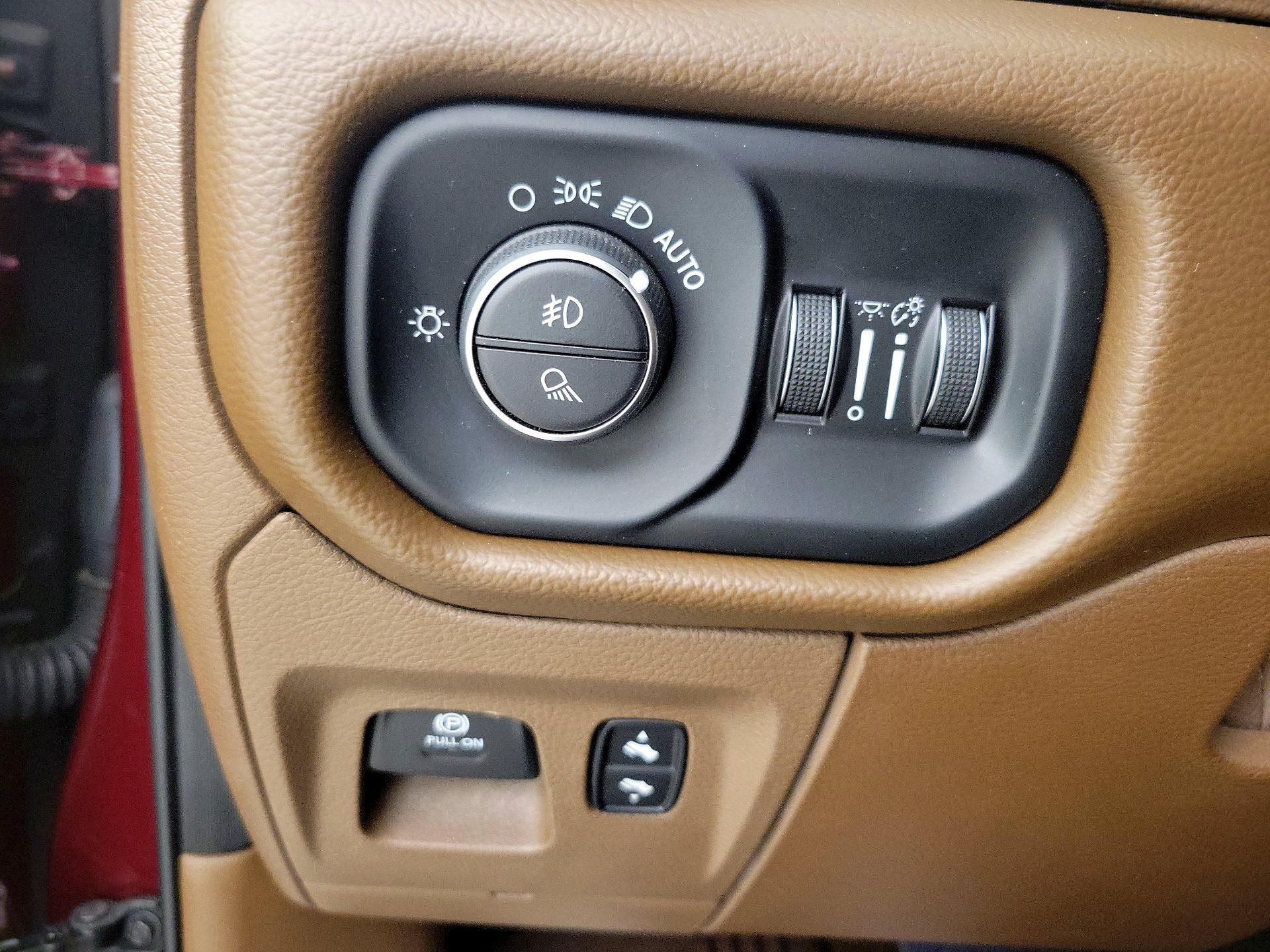Thumbnail: 2019 RAM 1500 - 13