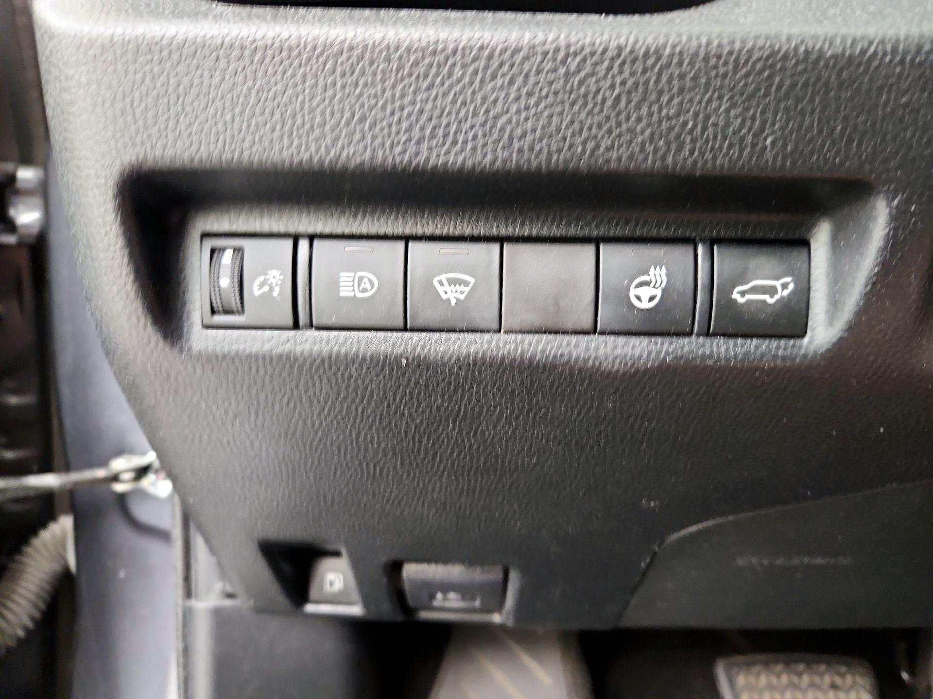Thumbnail: 2019 Toyota RAV4 - 13