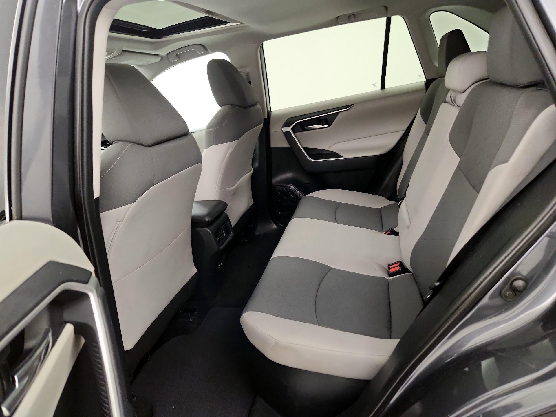 Thumbnail: 2019 Toyota RAV4 - 20