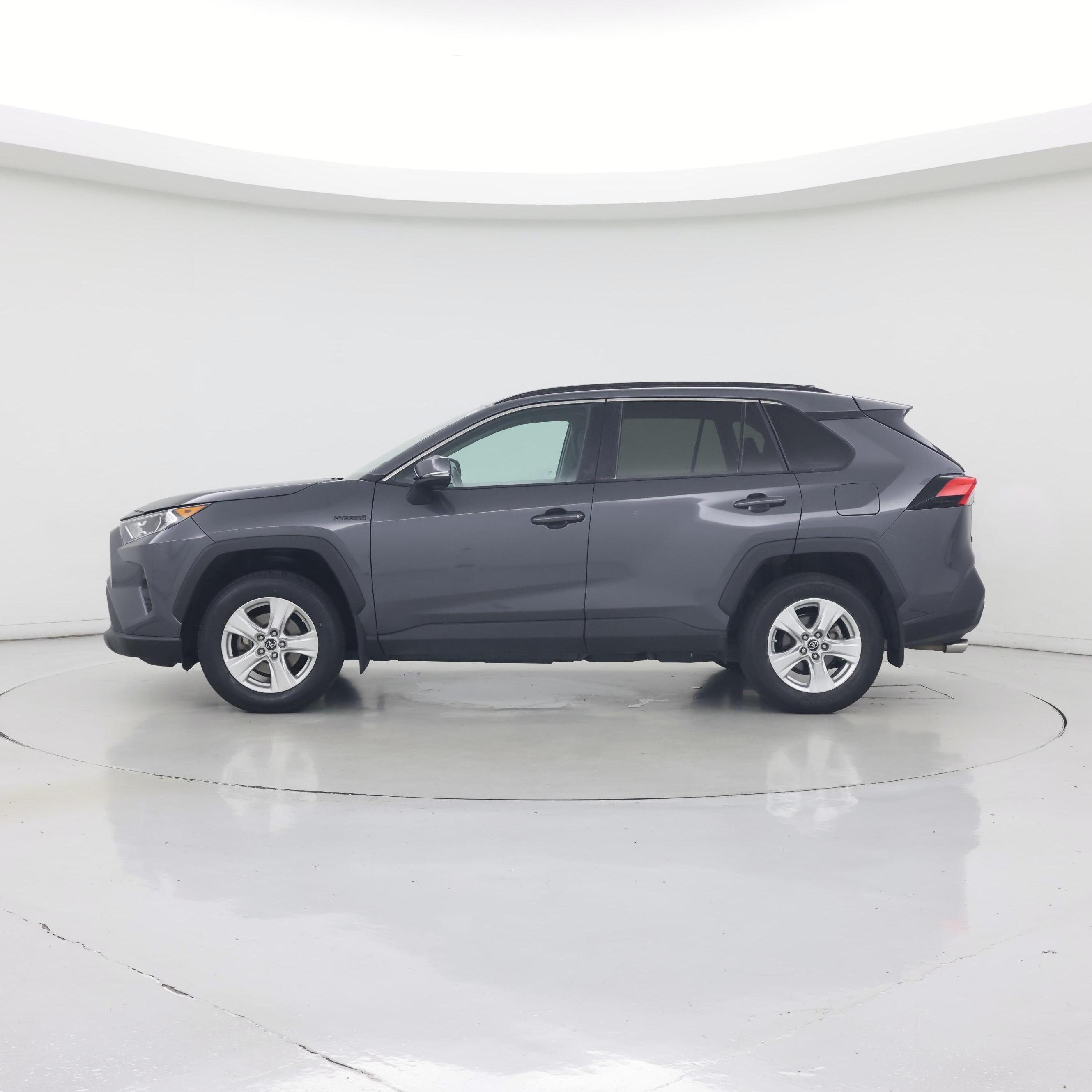 Thumbnail: 2019 Toyota RAV4 - 3