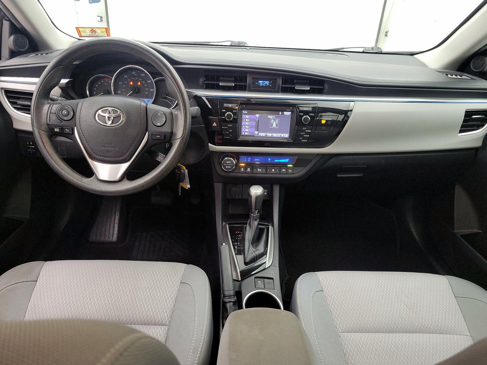 Thumbnail: 2015 Toyota Corolla - 9