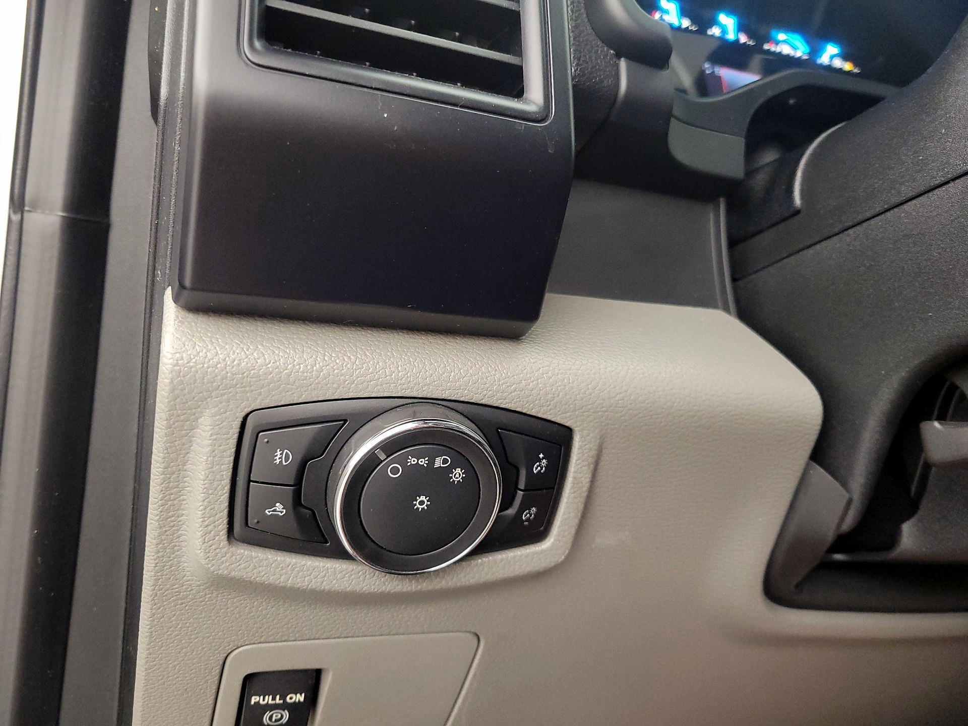 Thumbnail: 2016 Ford F-150 - 13