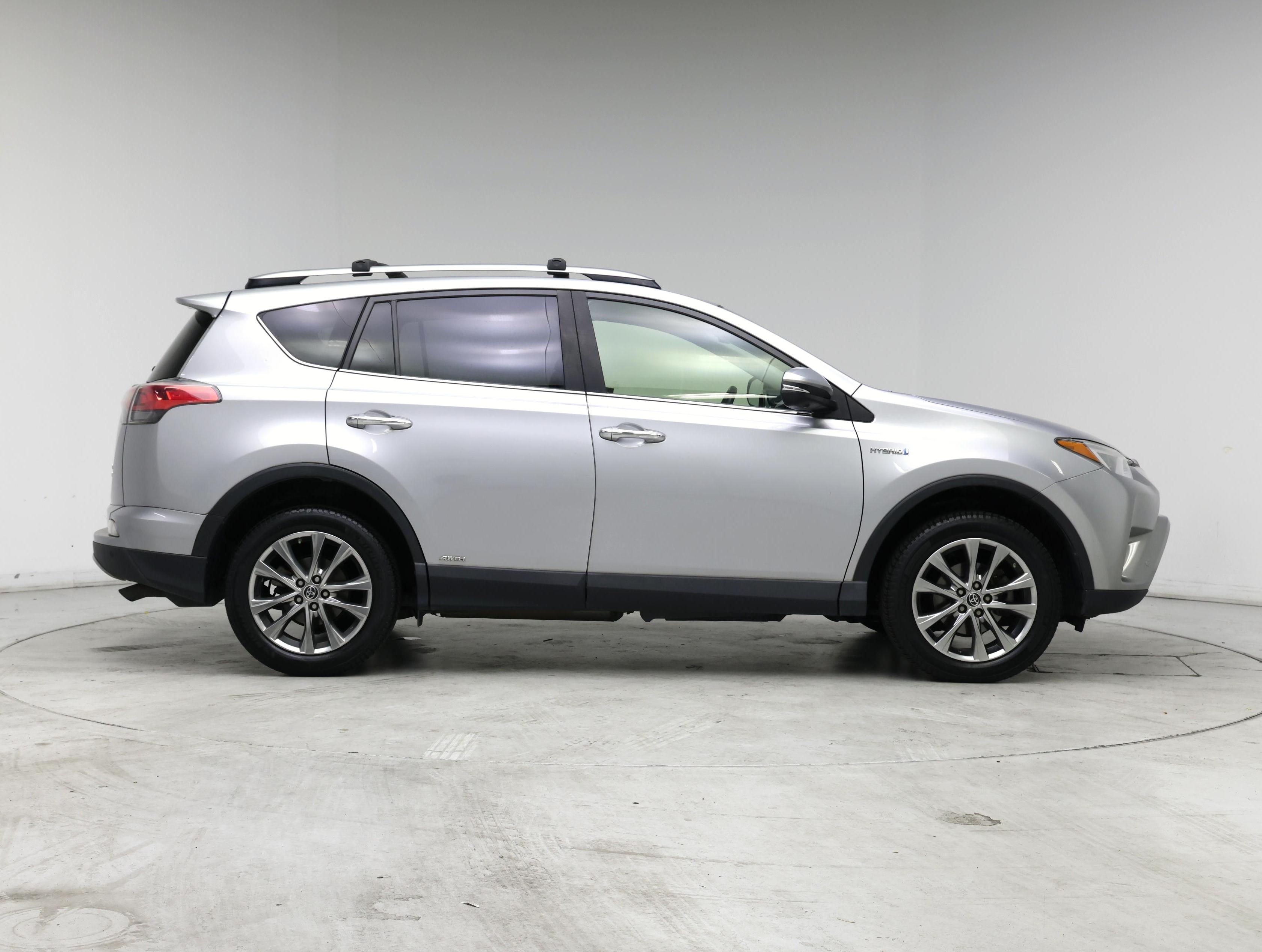 Thumbnail: 2017 Toyota RAV4 - 7