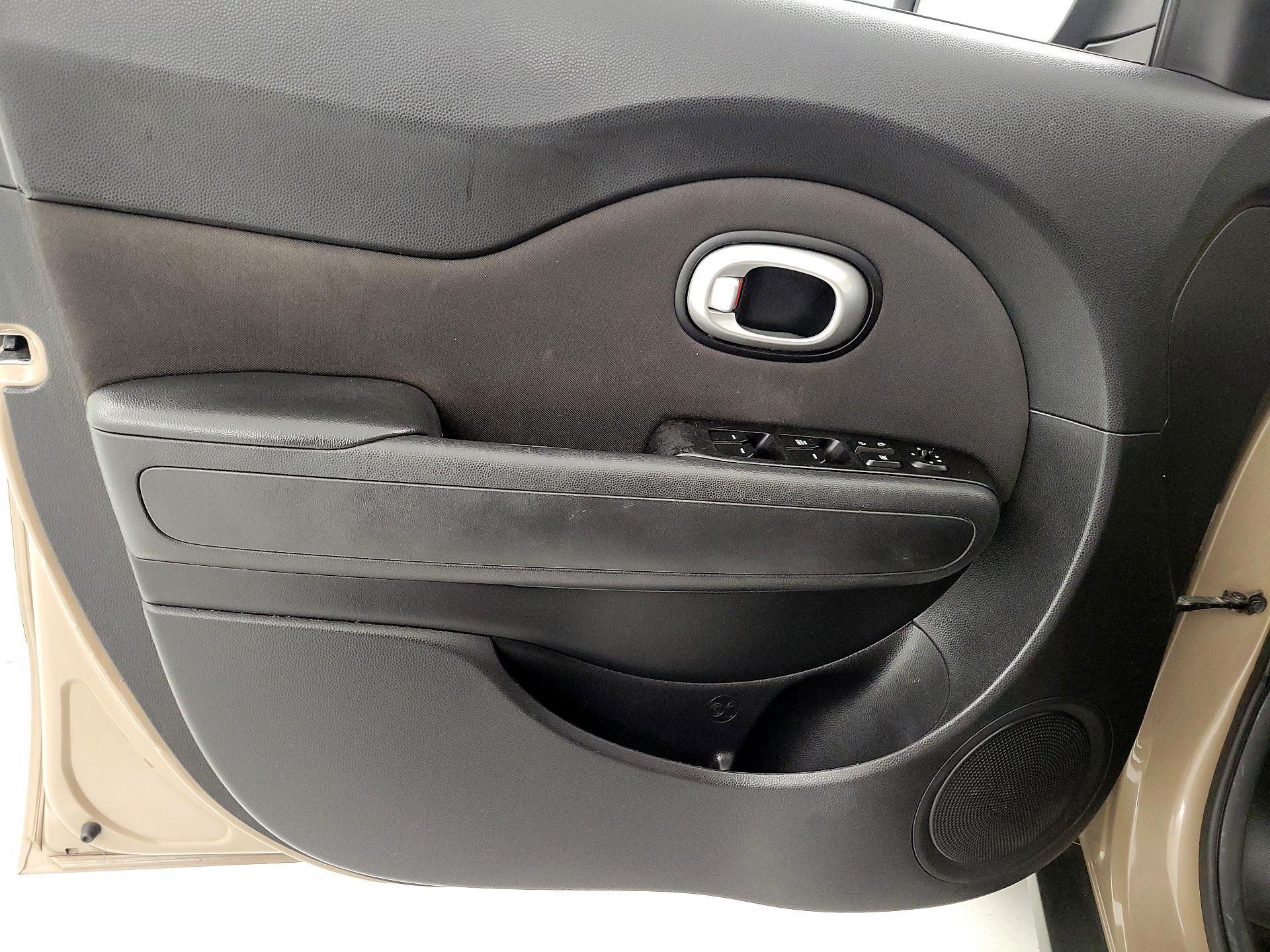 Thumbnail: 2015 Kia Soul - 12