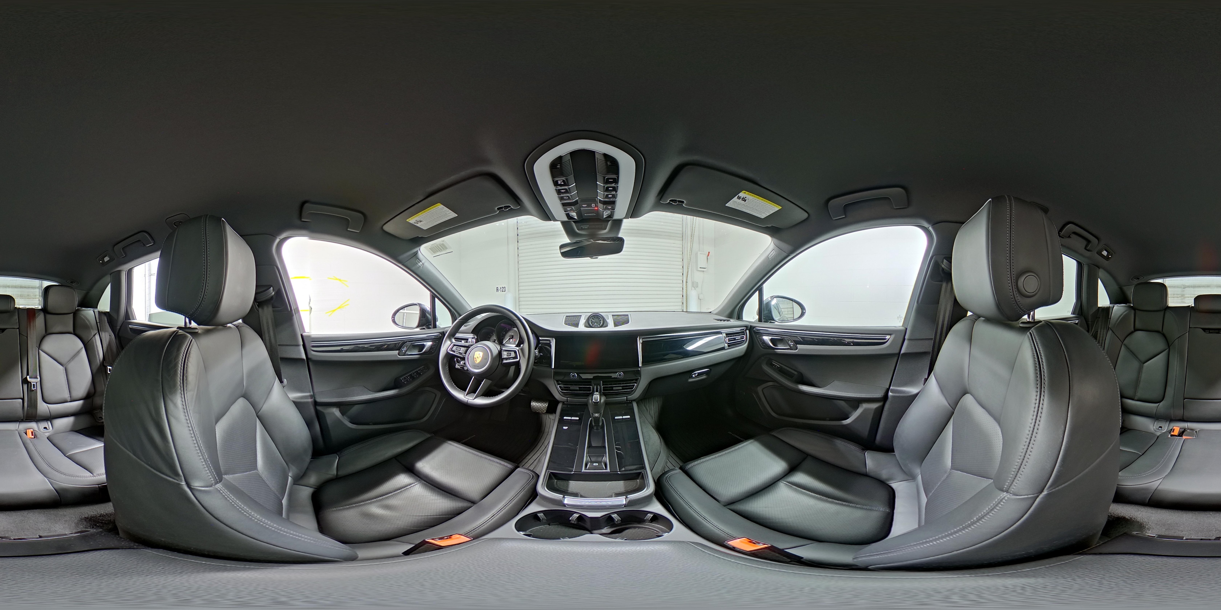 2023 Porsche Macan T - Photo 26
