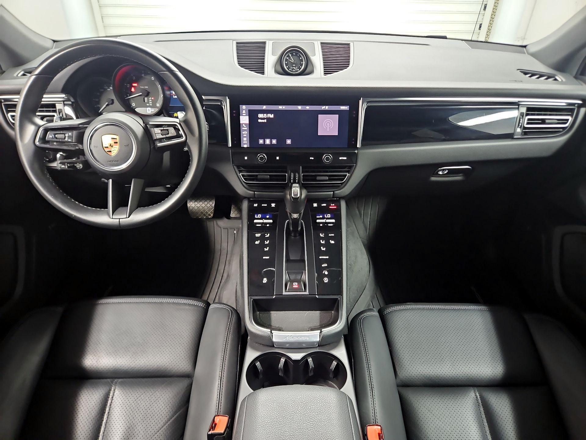 Thumbnail: 2023 Porsche Macan - 9