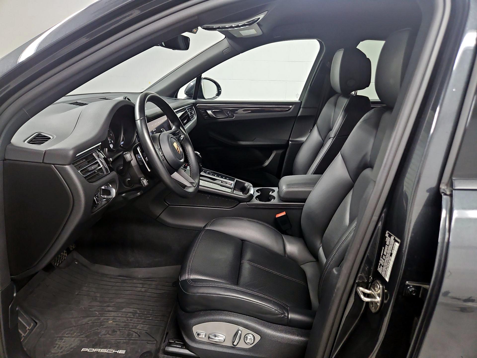 Thumbnail: 2023 Porsche Macan - 11