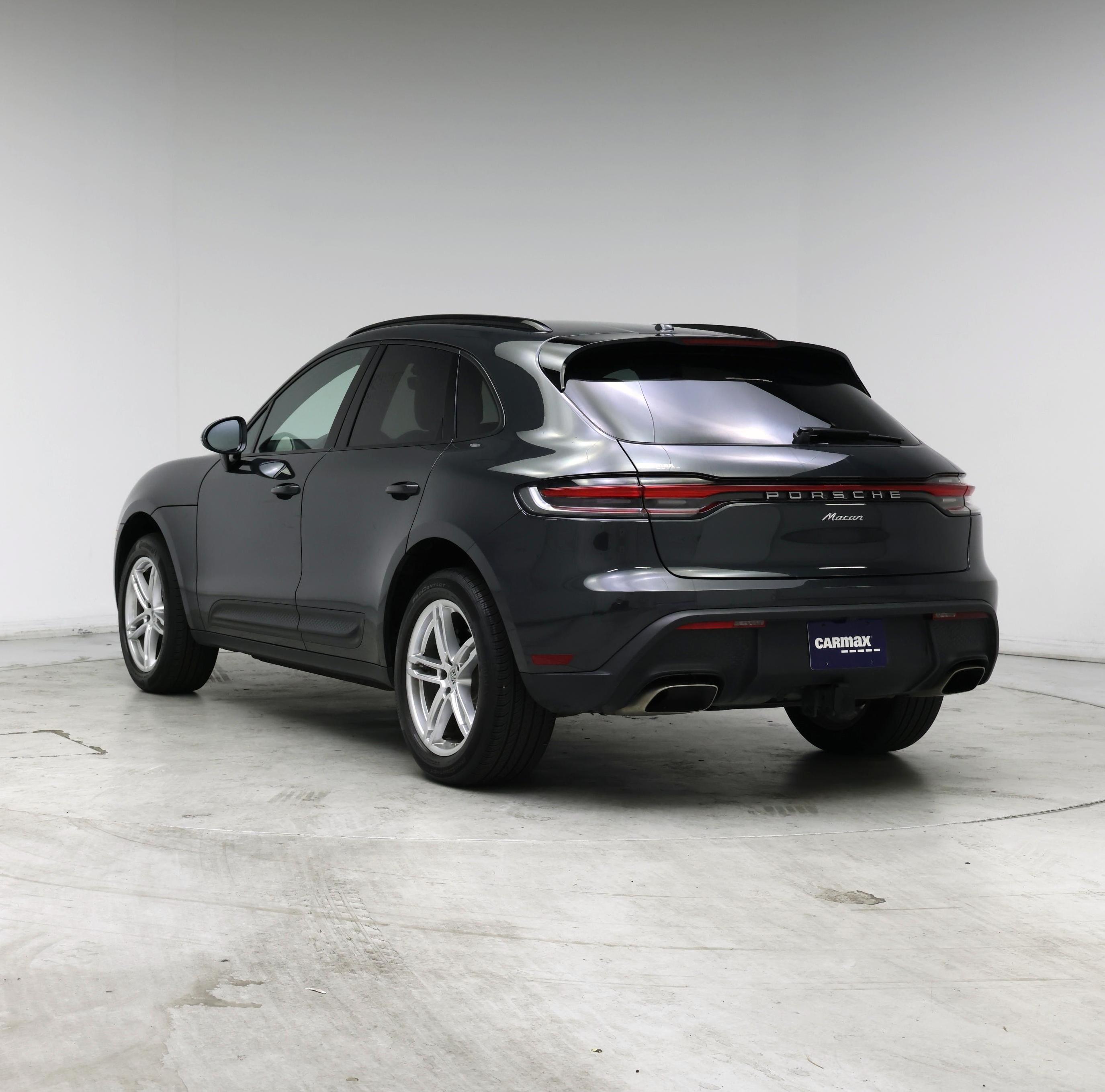 Thumbnail: 2023 Porsche Macan - 2