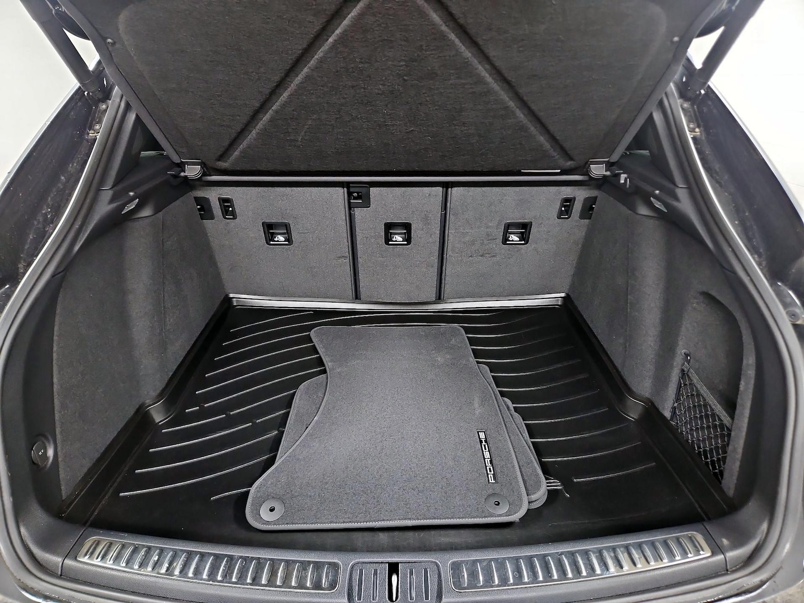 2023 Porsche Macan T - Photo 22
