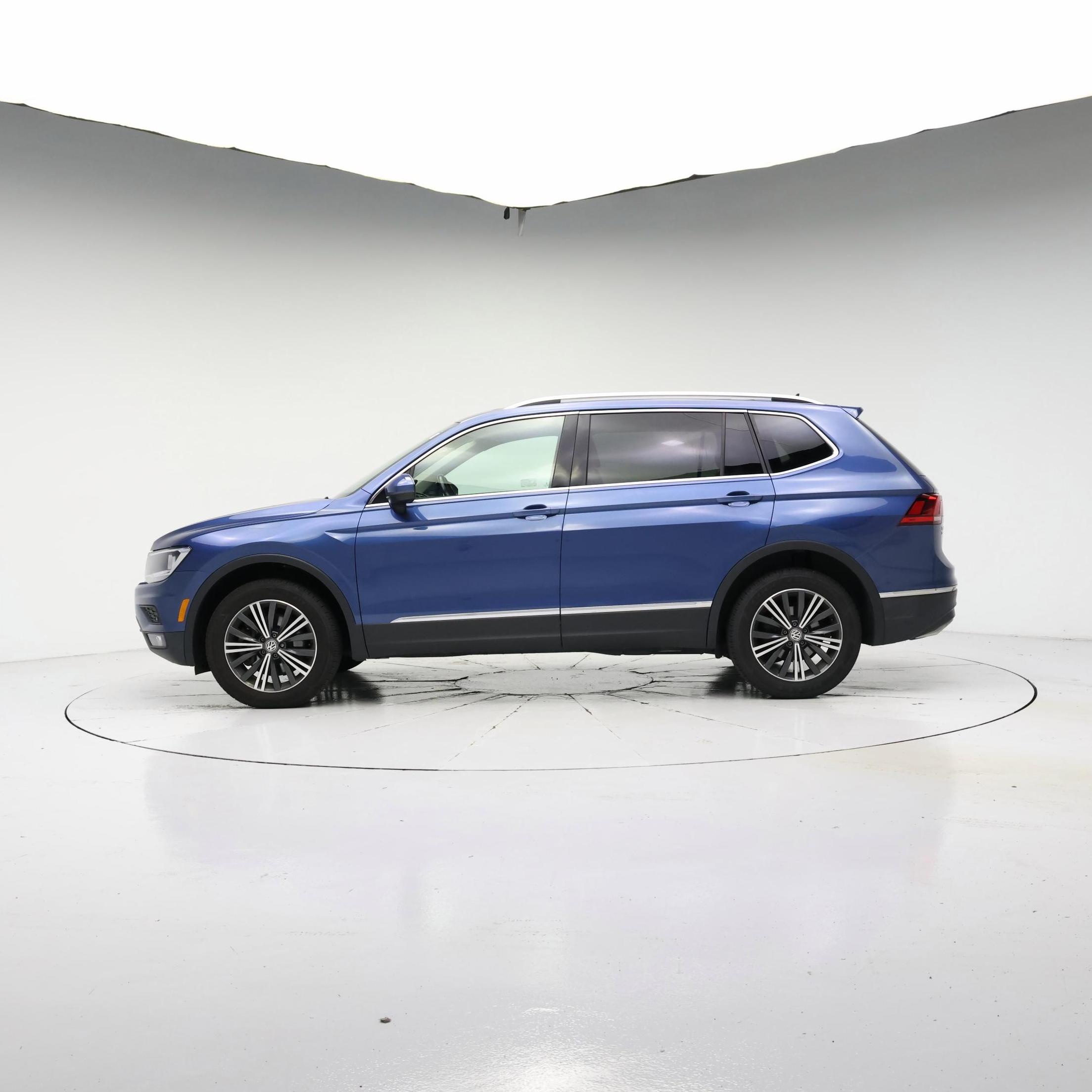 Thumbnail: 2019 Volkswagen Tiguan - 3