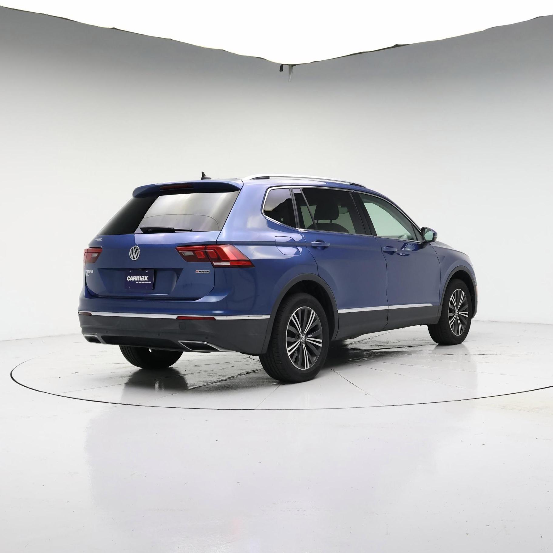 Thumbnail: 2019 Volkswagen Tiguan - 8