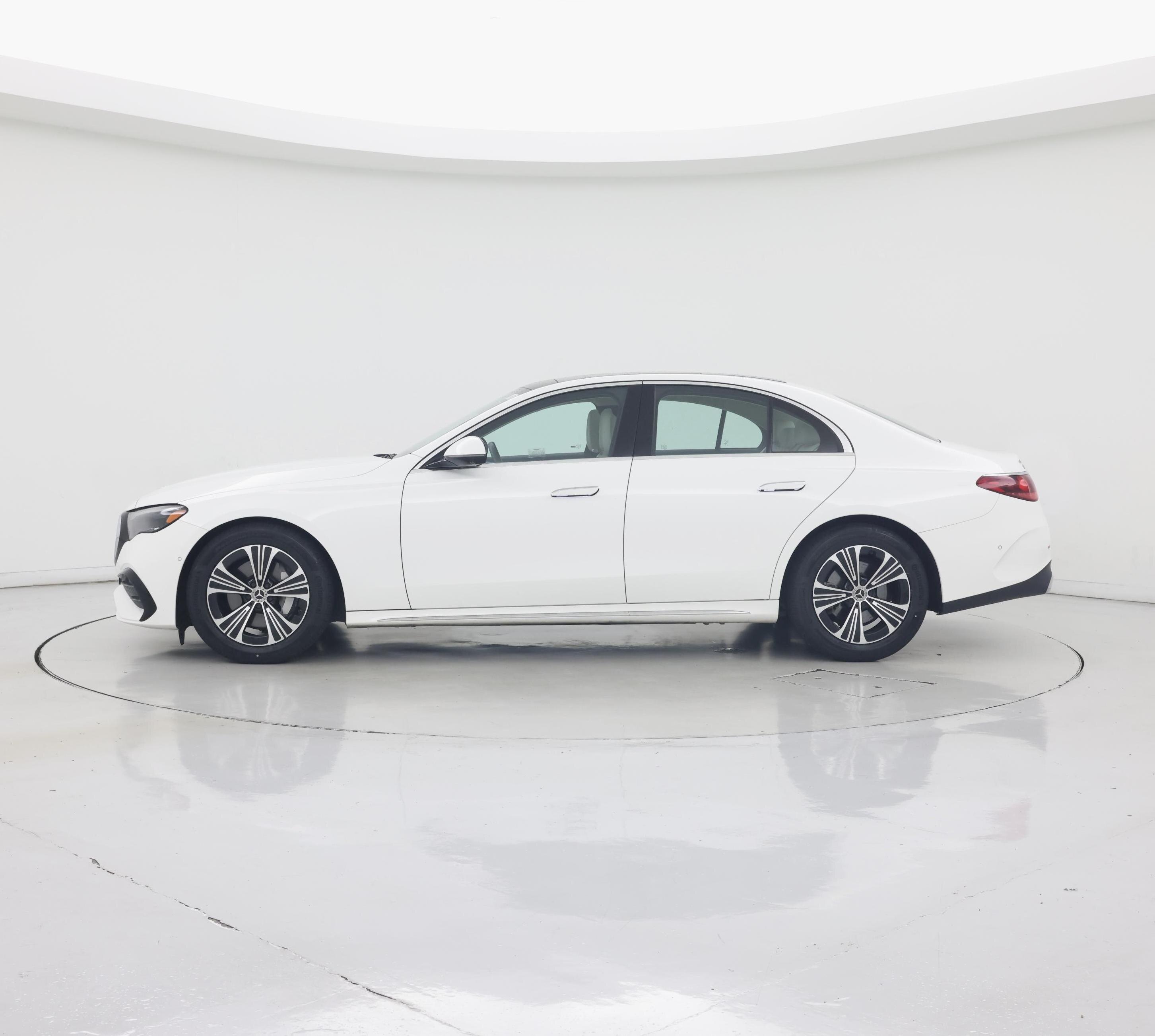 Thumbnail: 2024 Mercedes-Benz E-Class - 3
