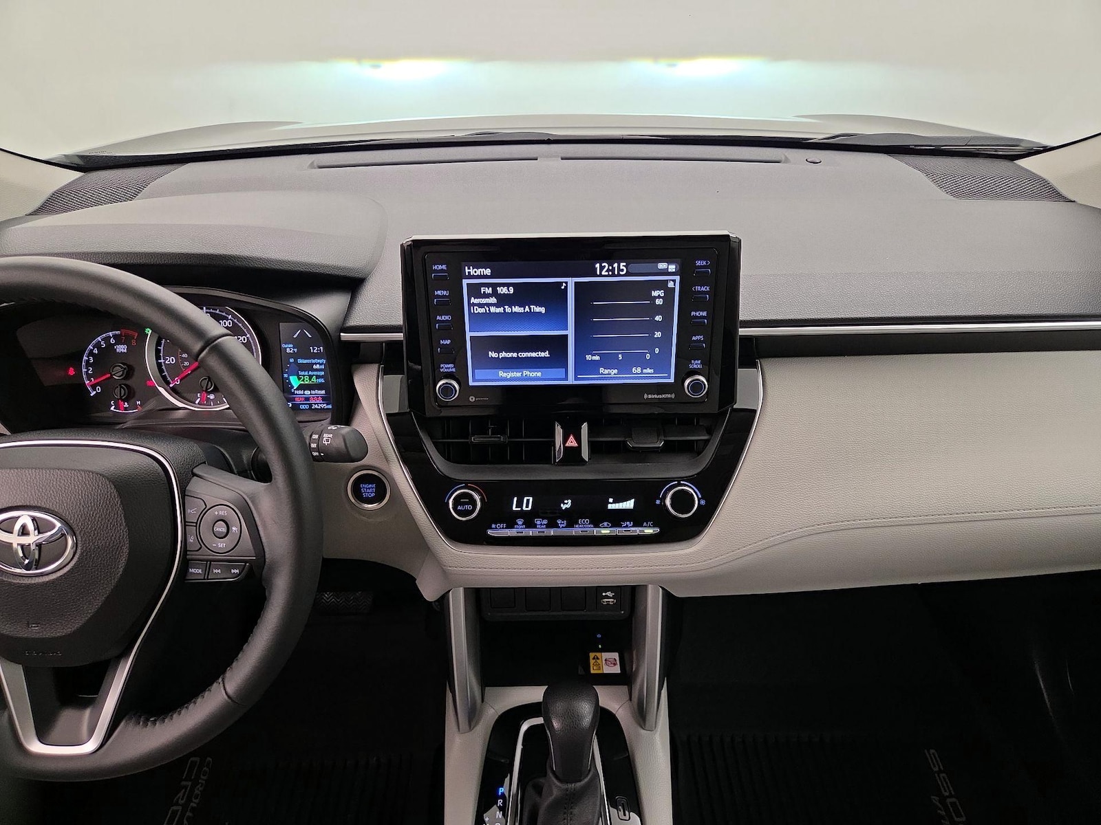2022 Toyota Corolla Cross LE - Photo 10
