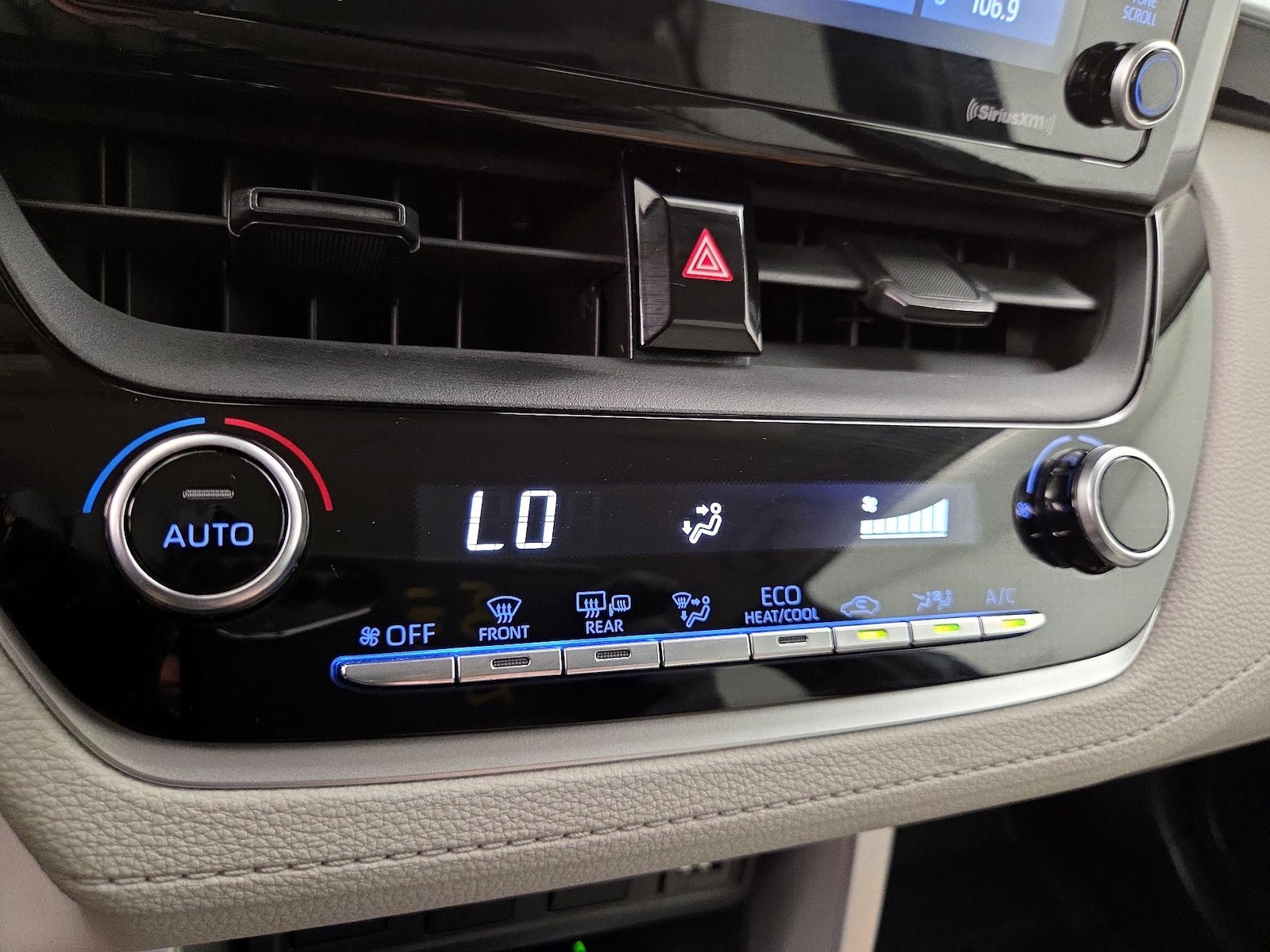2022 Toyota Corolla Cross LE - Photo 18