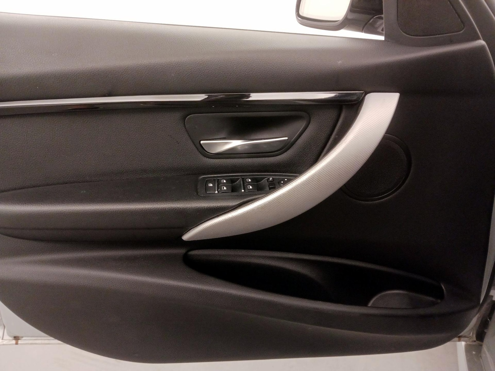 2018 BMW 3 Series 330e - Photo 13