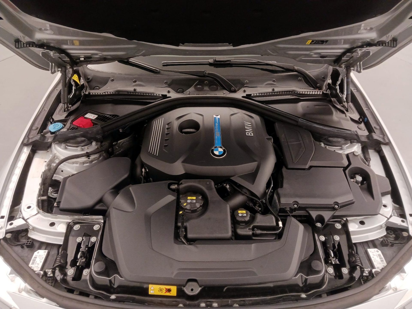 2018 BMW 3 Series 330e - Photo 23