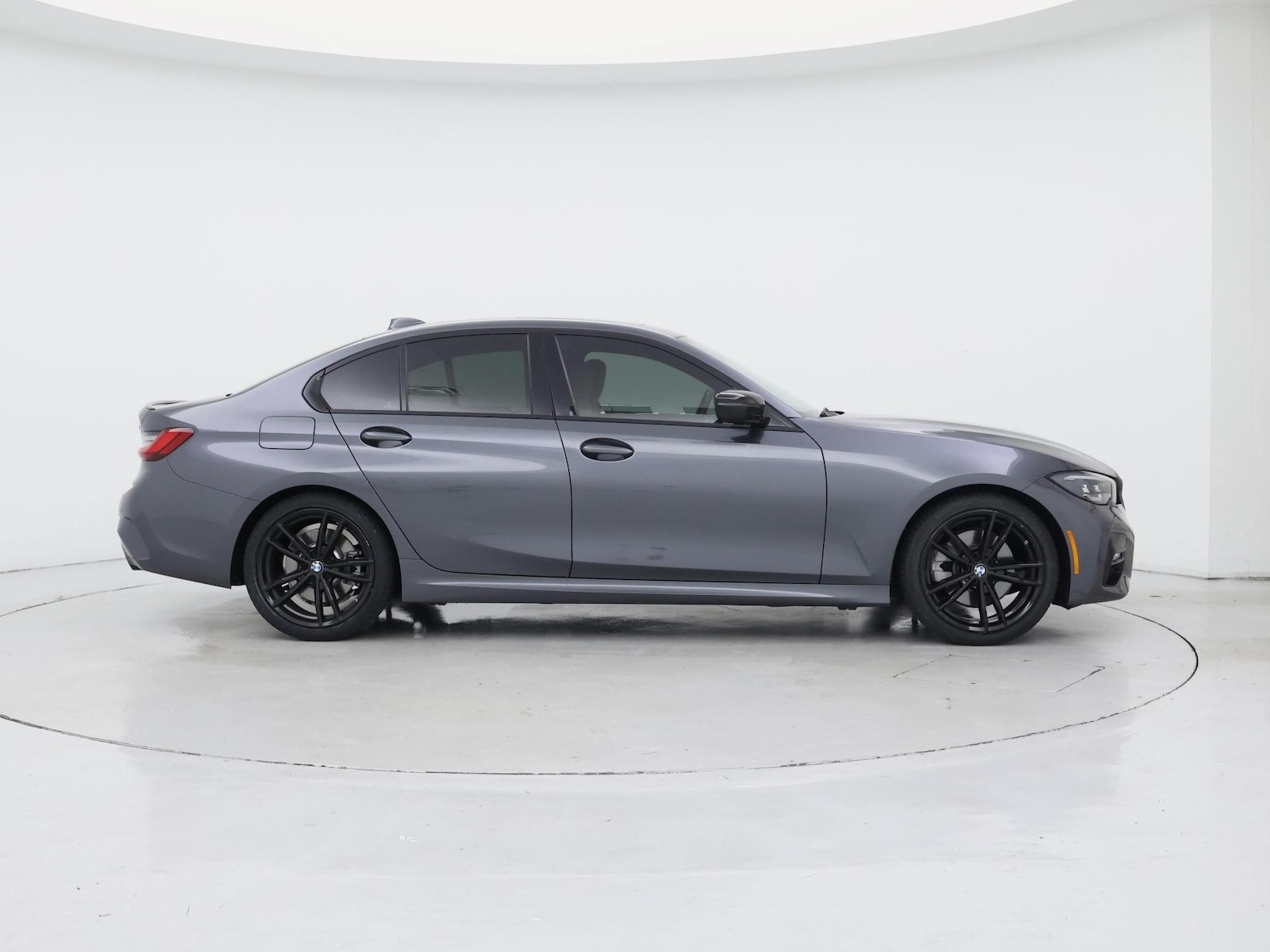 2022 BMW 3 Series 330i - Photo 8