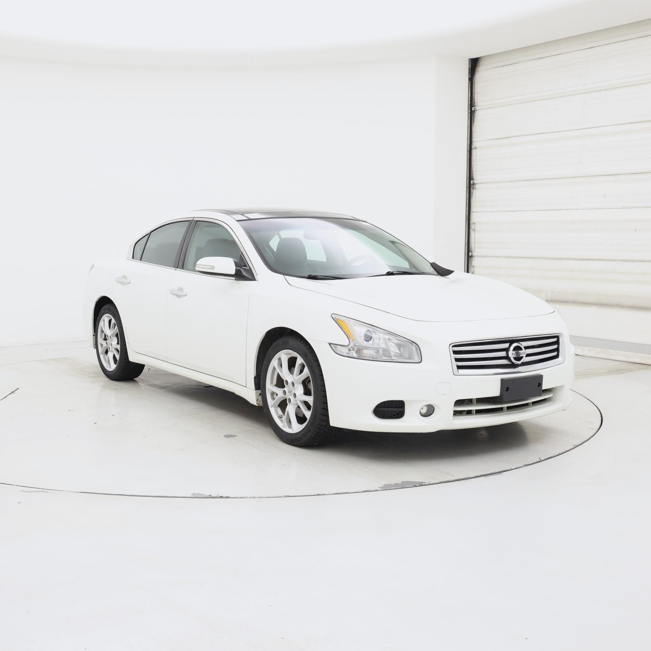 White 2014 Nissan Maxima Sedan Front-Wheel Drive Automatic