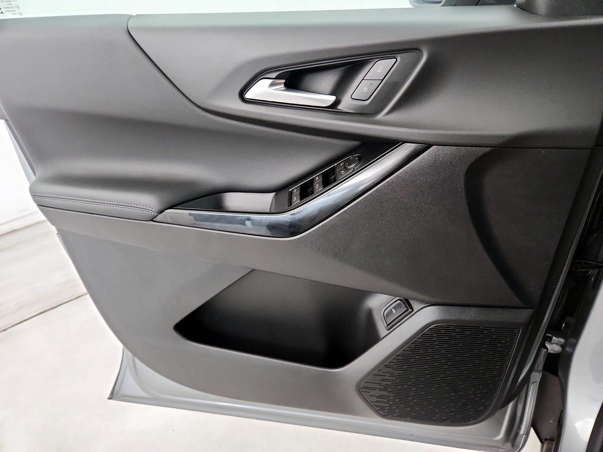 Thumbnail: 2026 Chevrolet Equinox - 12