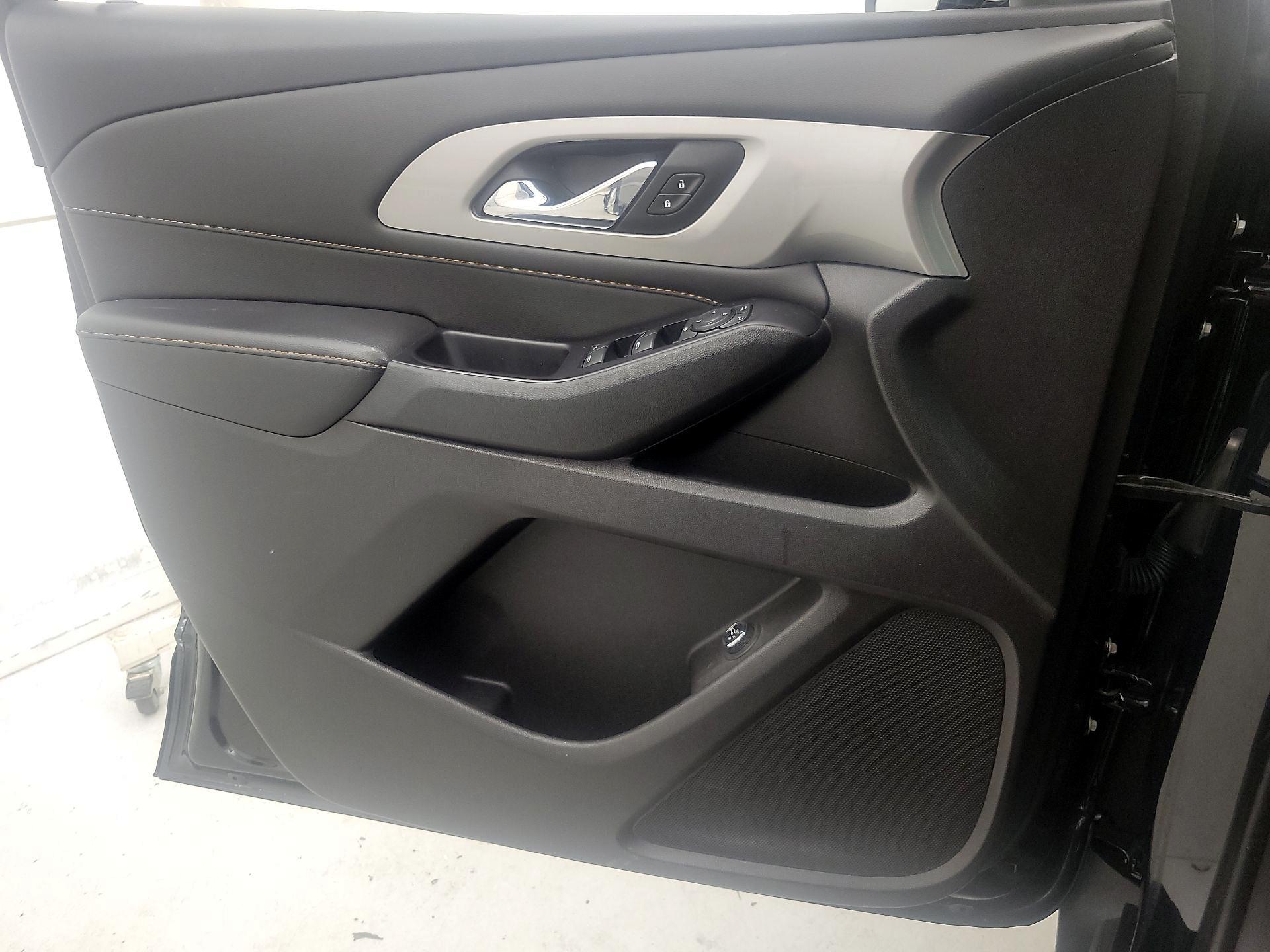 Thumbnail: 2019 Chevrolet Traverse - 12