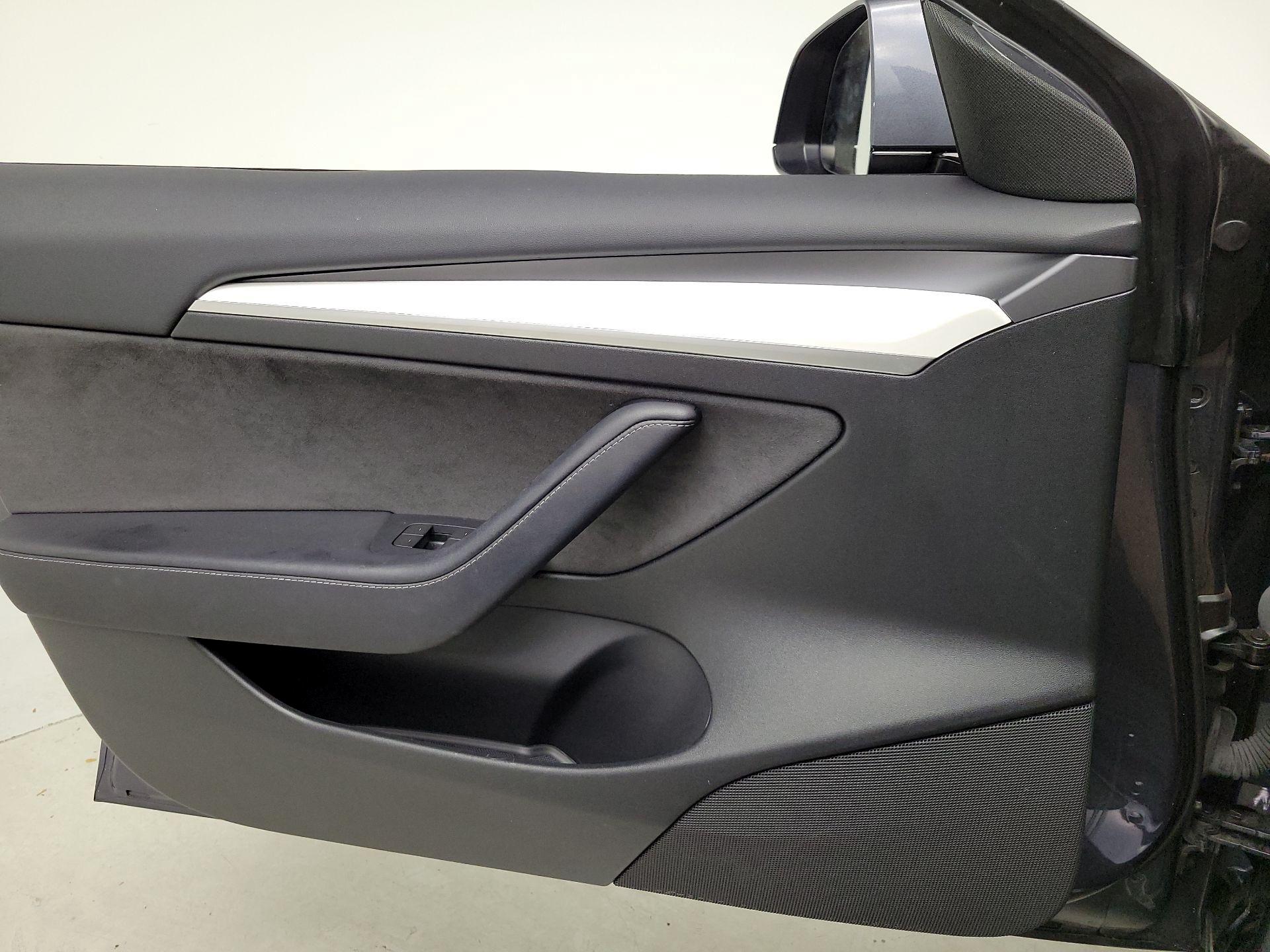 Thumbnail: 2023 Tesla Model 3 - 12