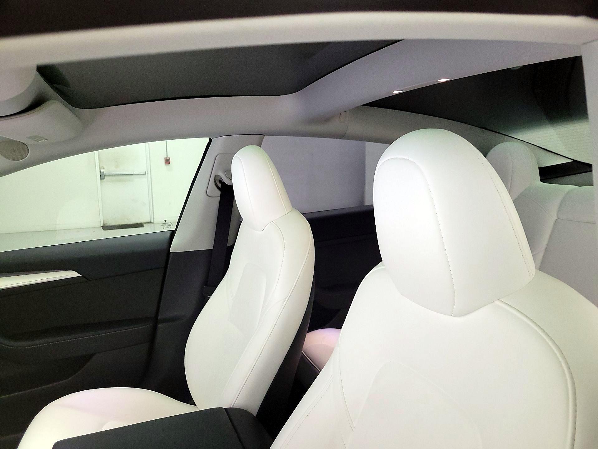 Thumbnail: 2023 Tesla Model 3 - 19