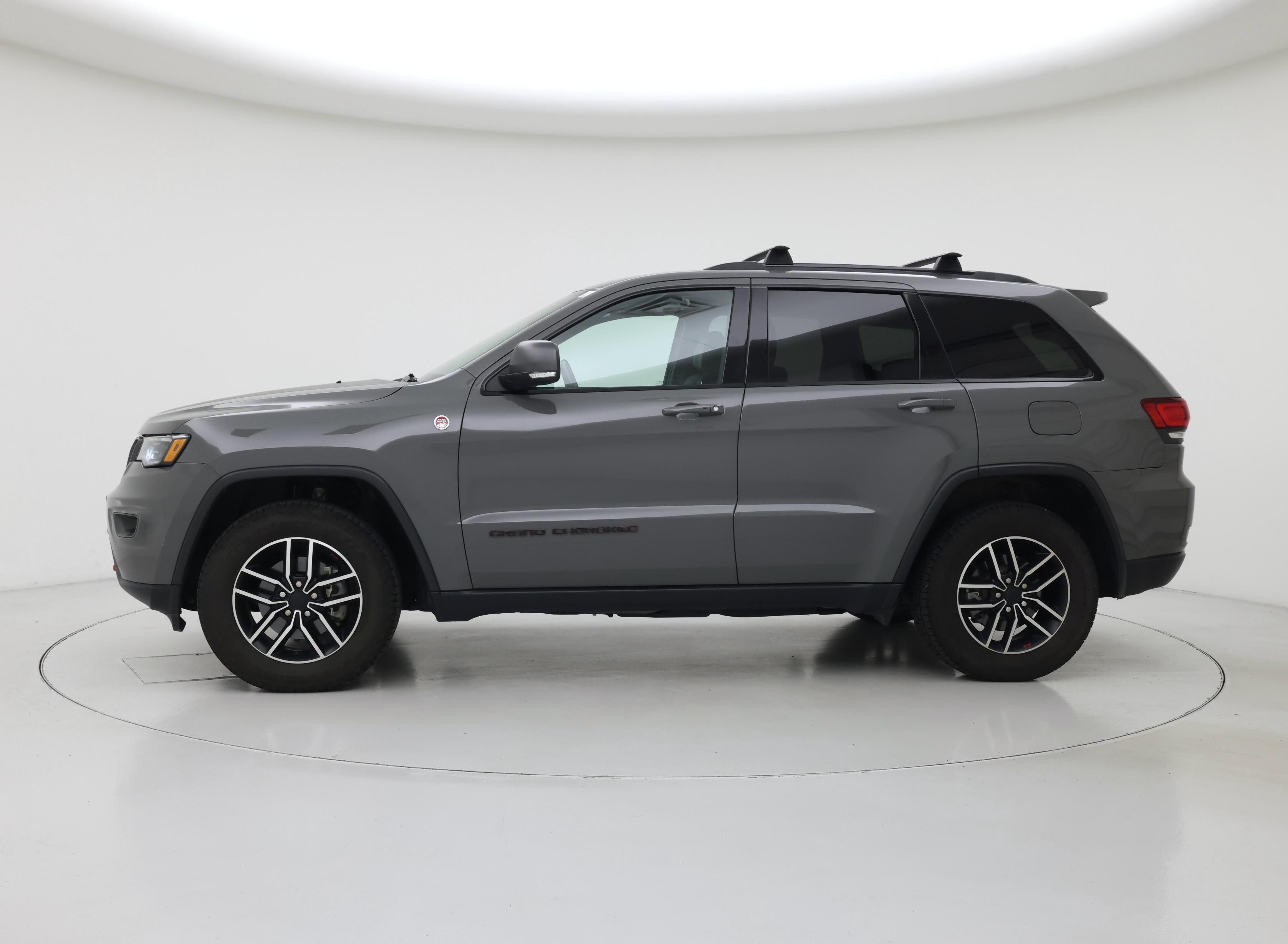 Thumbnail: 2020 Jeep Grand Cherokee - 3
