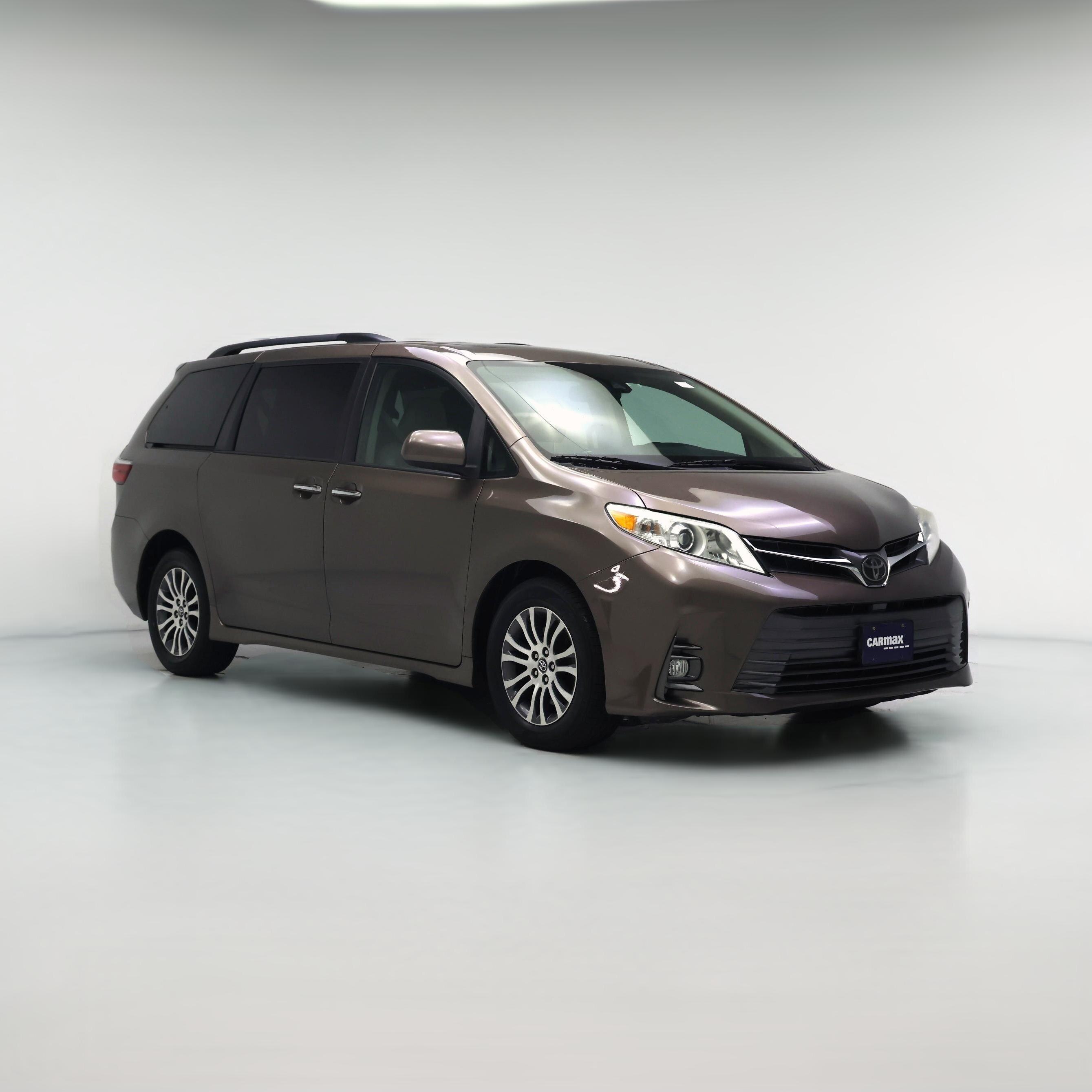 Thumbnail: 2020 Toyota Sienna - 1