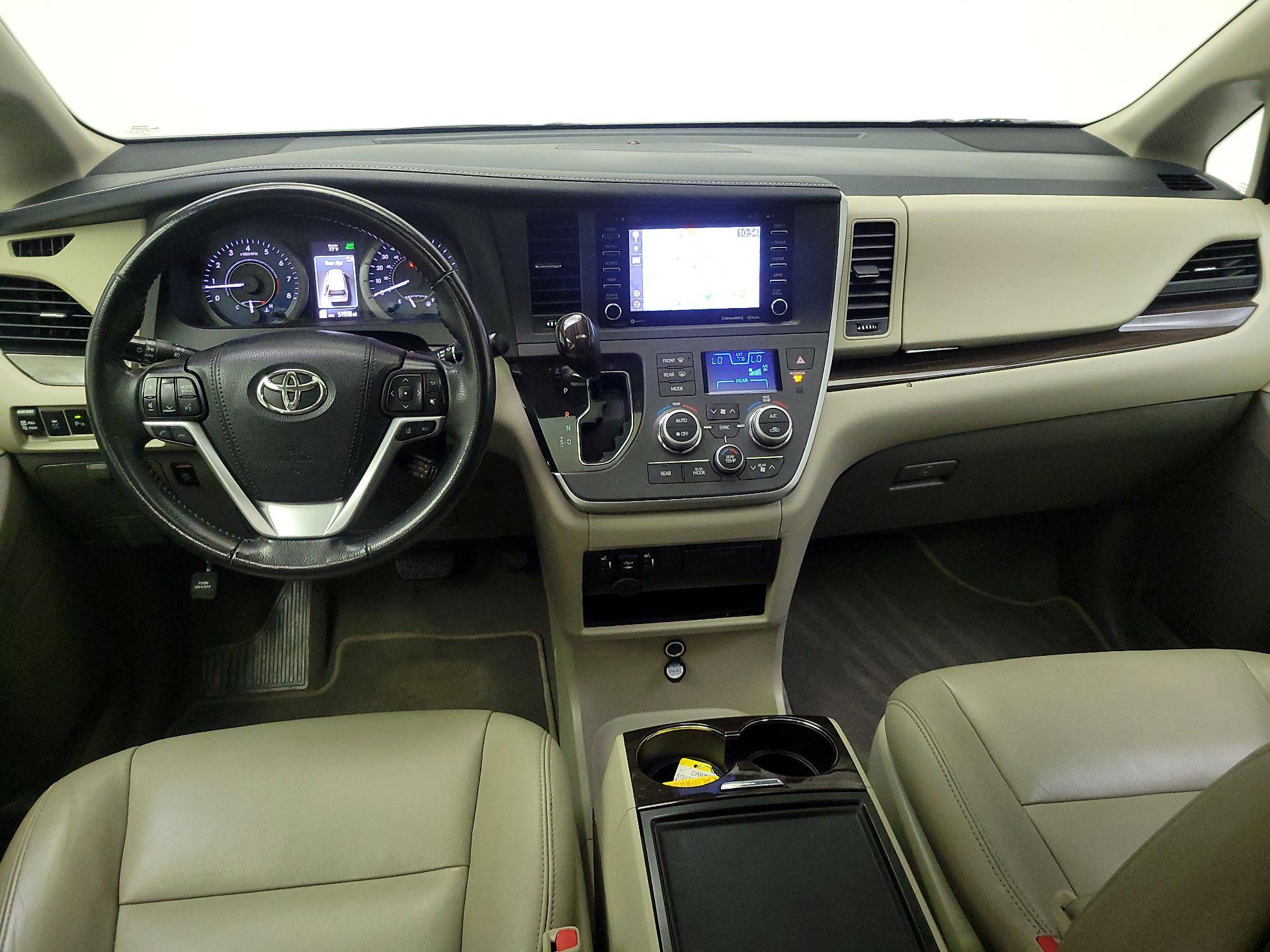 Thumbnail: 2020 Toyota Sienna - 9
