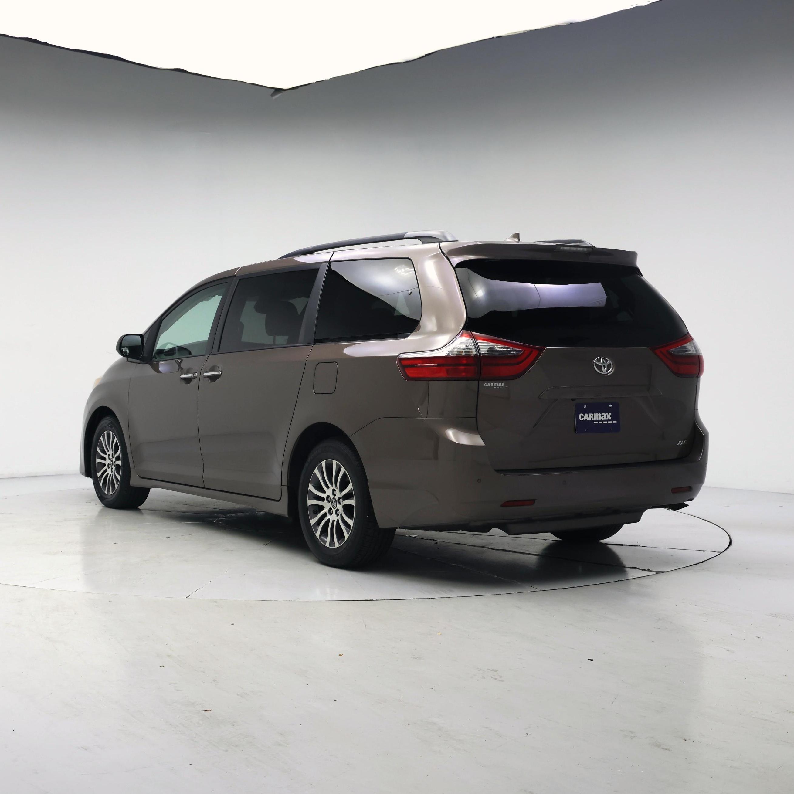 Thumbnail: 2020 Toyota Sienna - 2