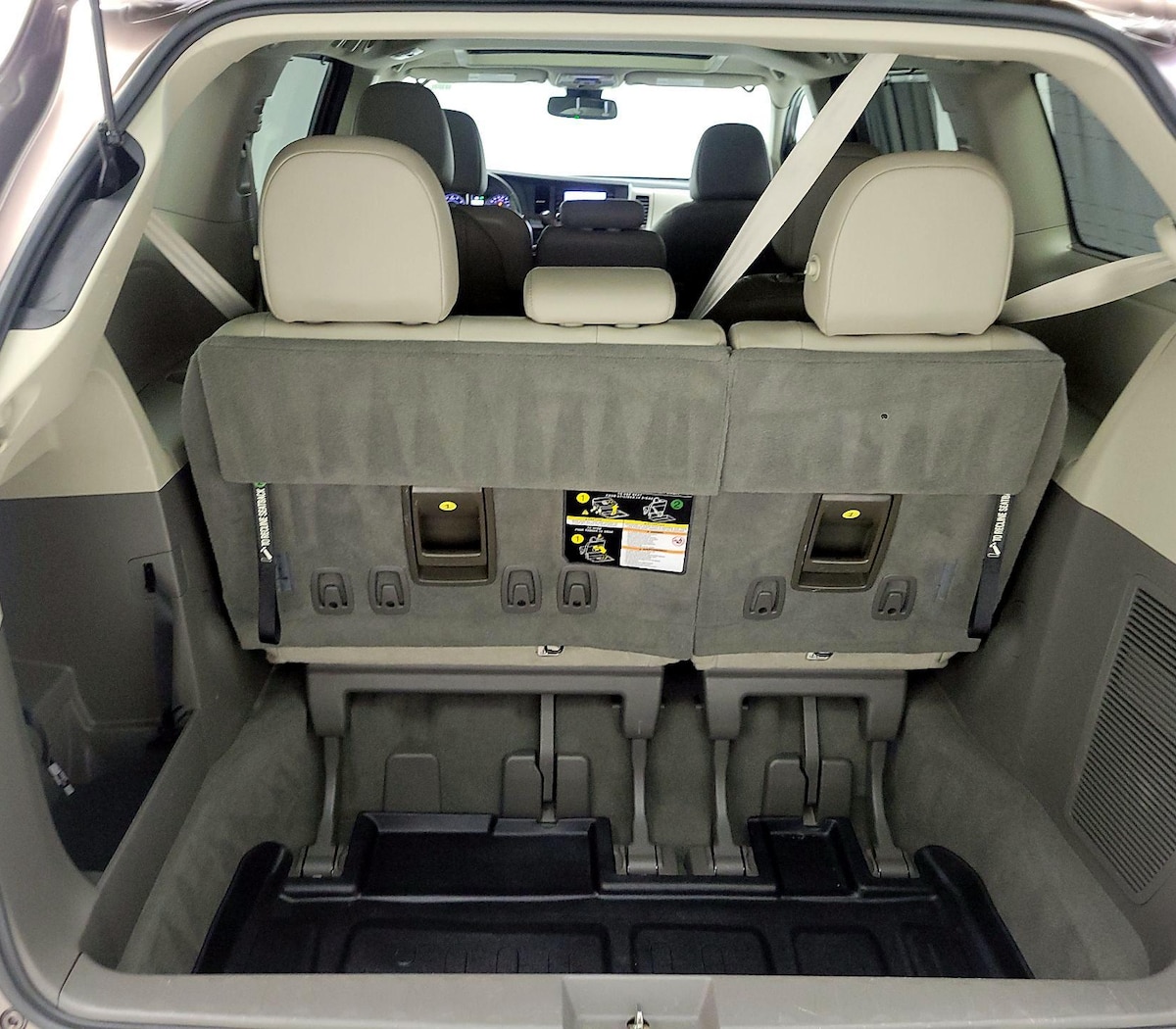 Trunk/Cargo (Seats Up)