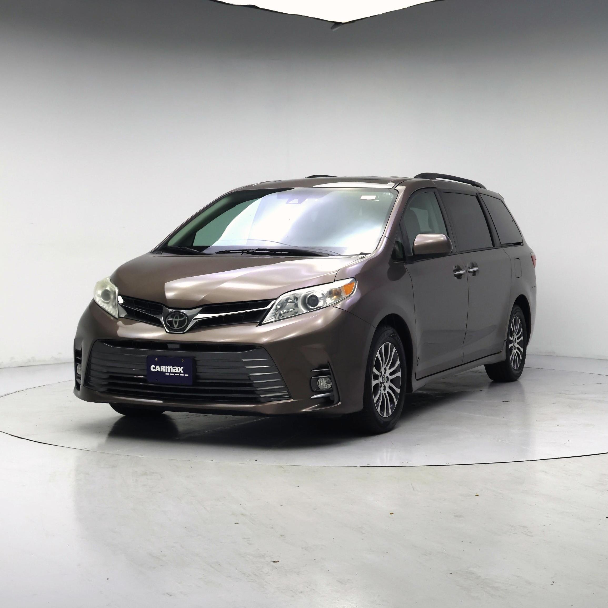 Thumbnail: 2020 Toyota Sienna - 4