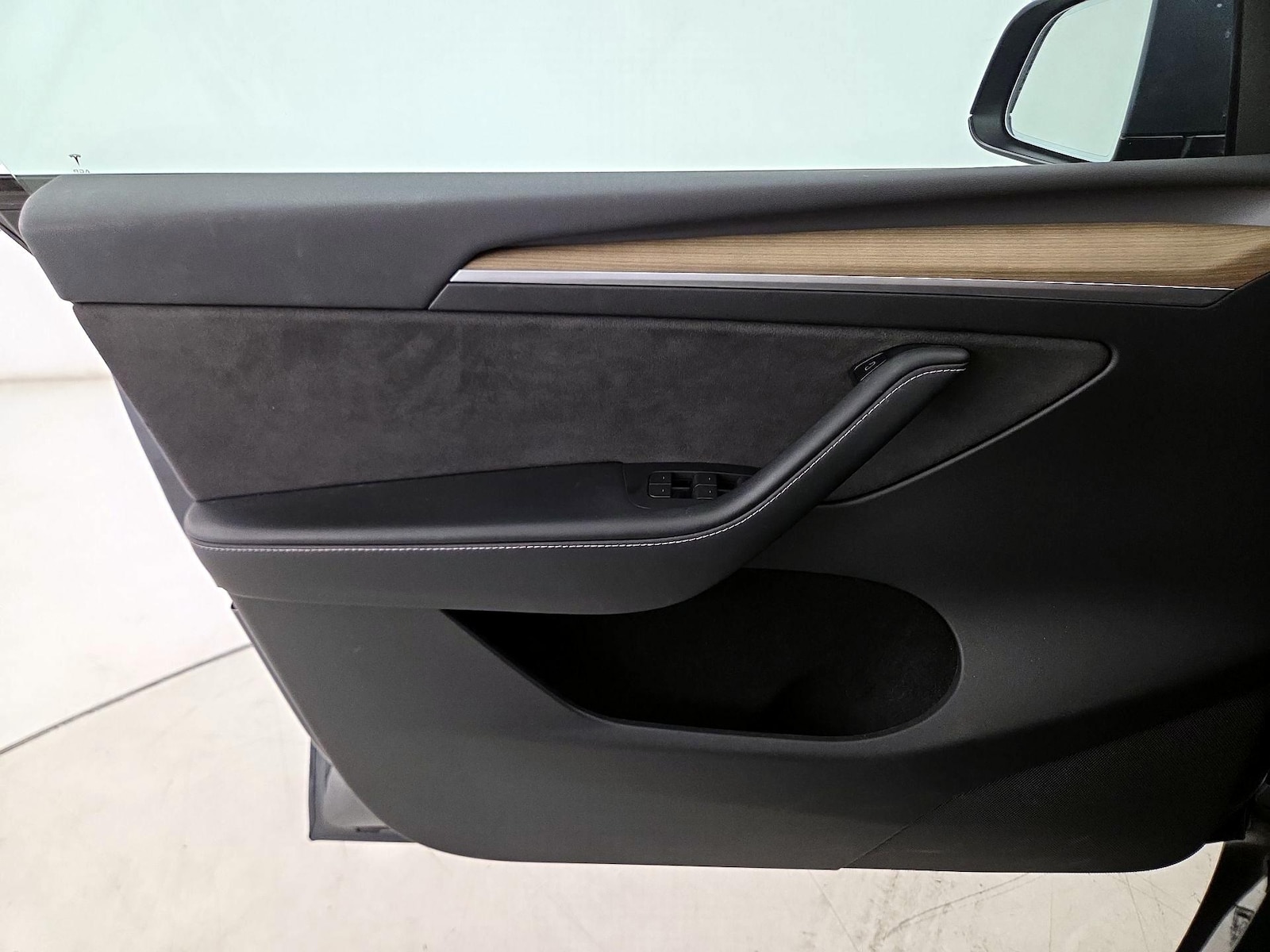2023 Tesla Model Y Long Range - Photo 13