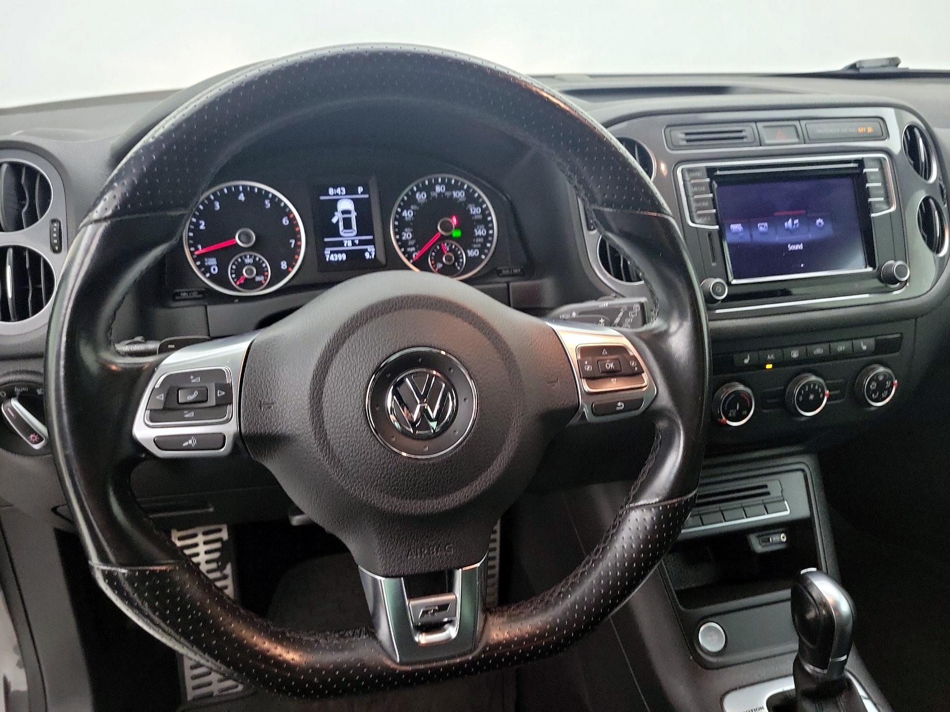 Thumbnail: 2016 Volkswagen Tiguan - 10