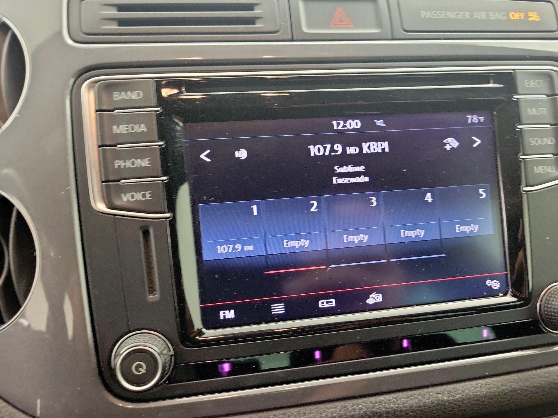 Thumbnail: 2016 Volkswagen Tiguan - 15