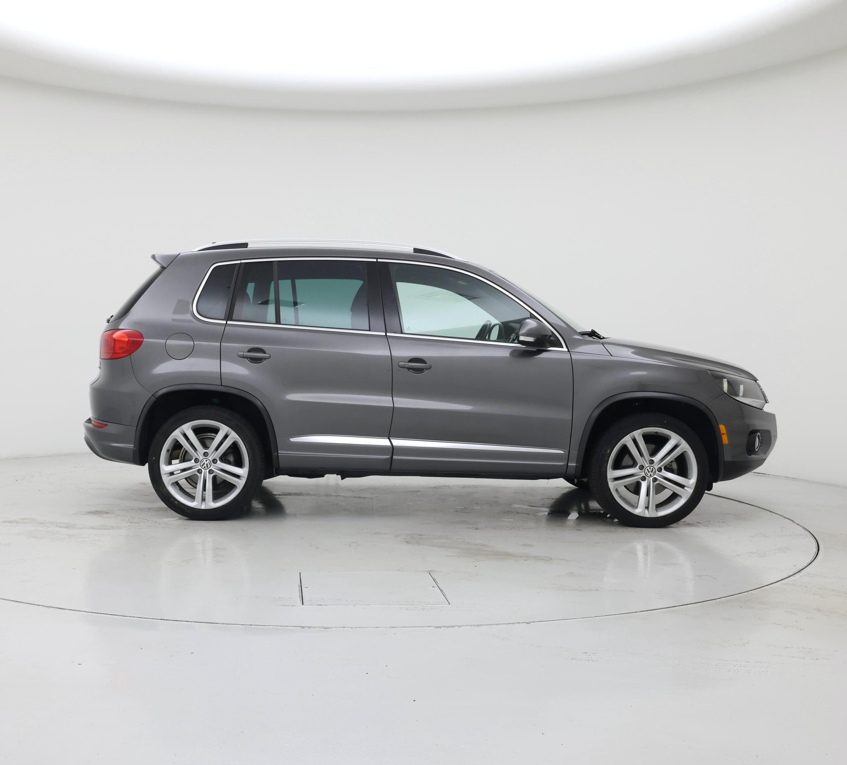 Thumbnail: 2016 Volkswagen Tiguan - 7