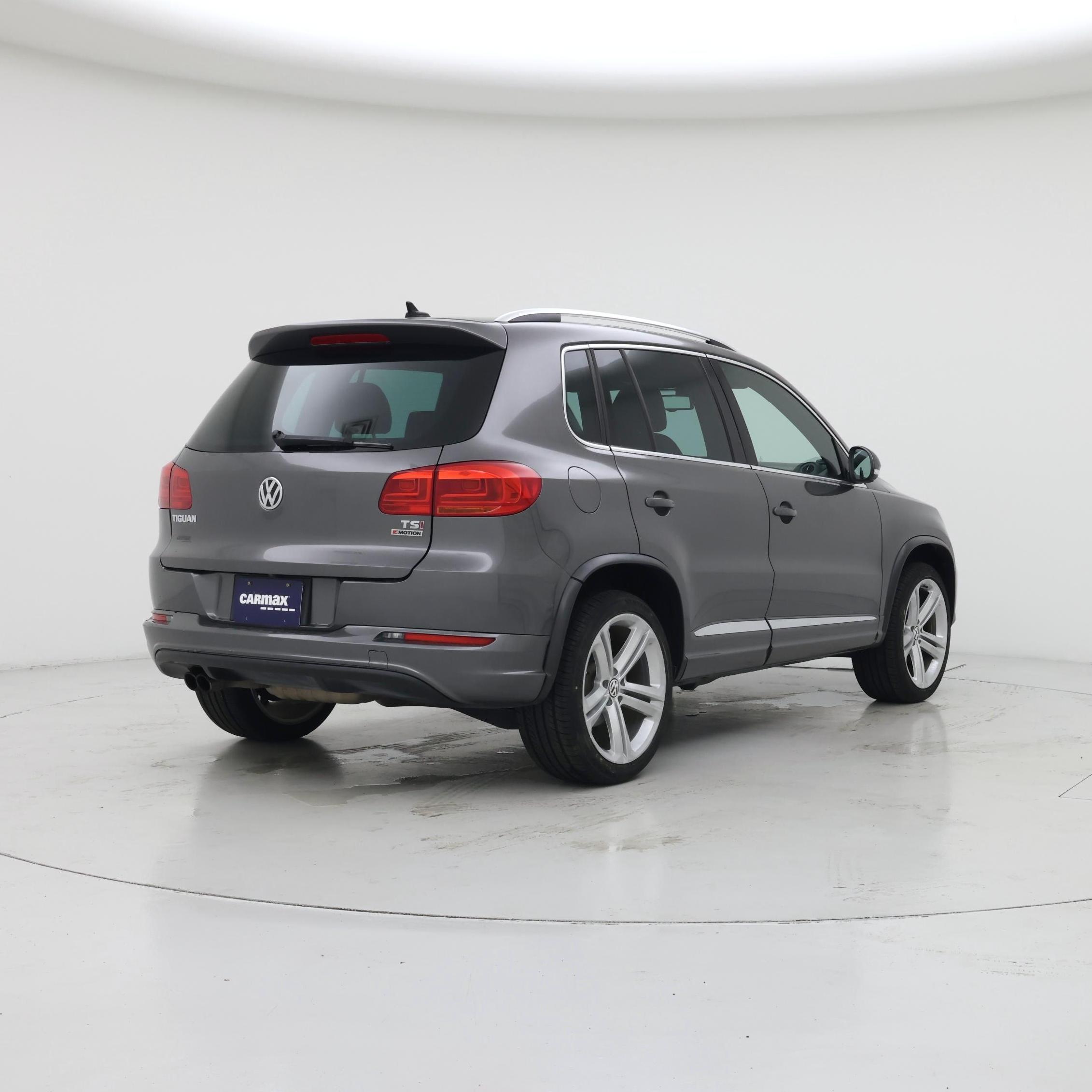 Thumbnail: 2016 Volkswagen Tiguan - 8