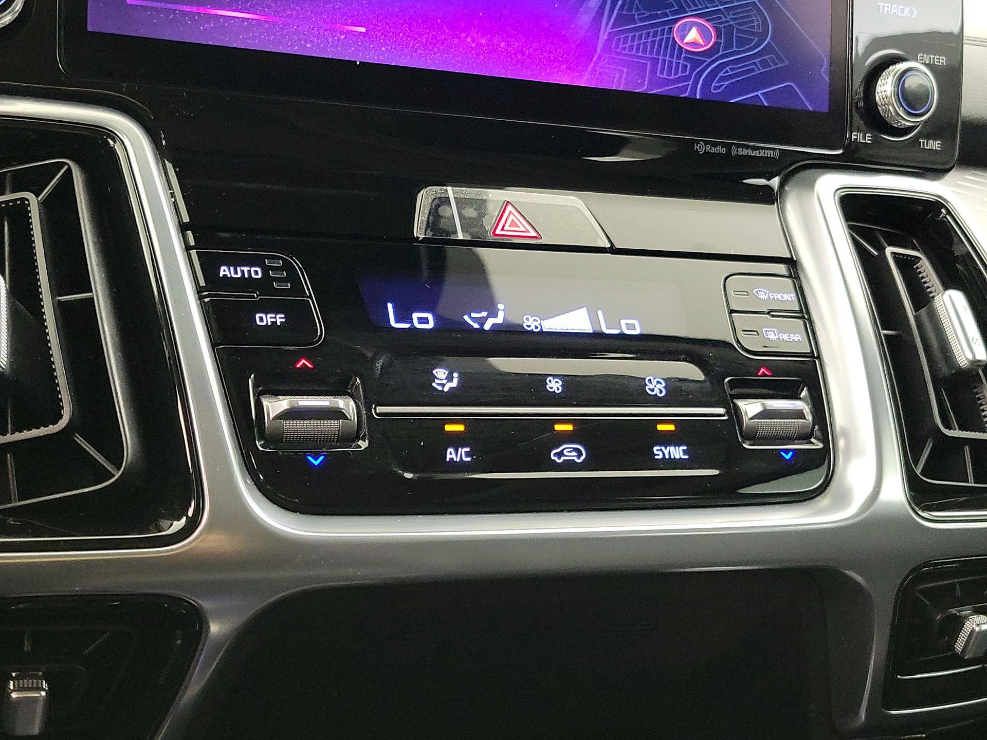 Thumbnail: 2023 Kia Sorento - 16