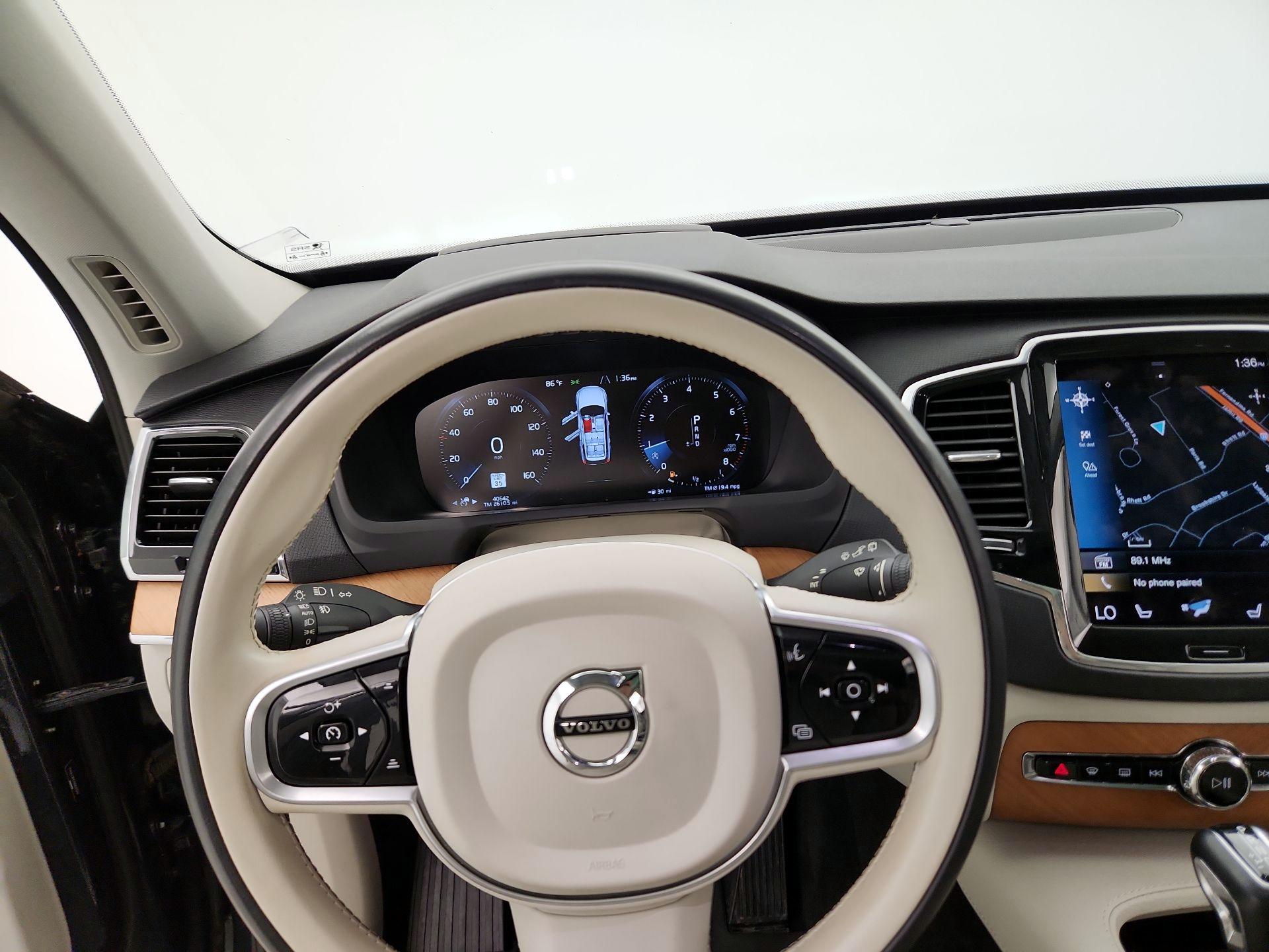 Thumbnail: 2022 Volvo XC90 - 10