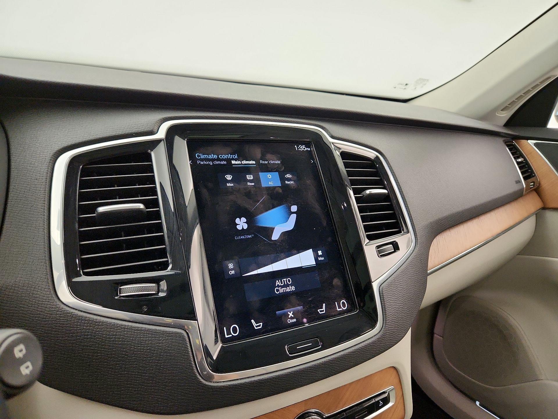 Thumbnail: 2022 Volvo XC90 - 17