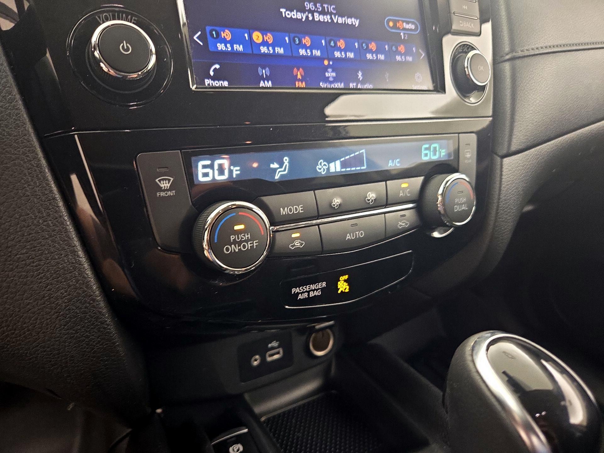 Thumbnail: 2020 Nissan Rogue - 16