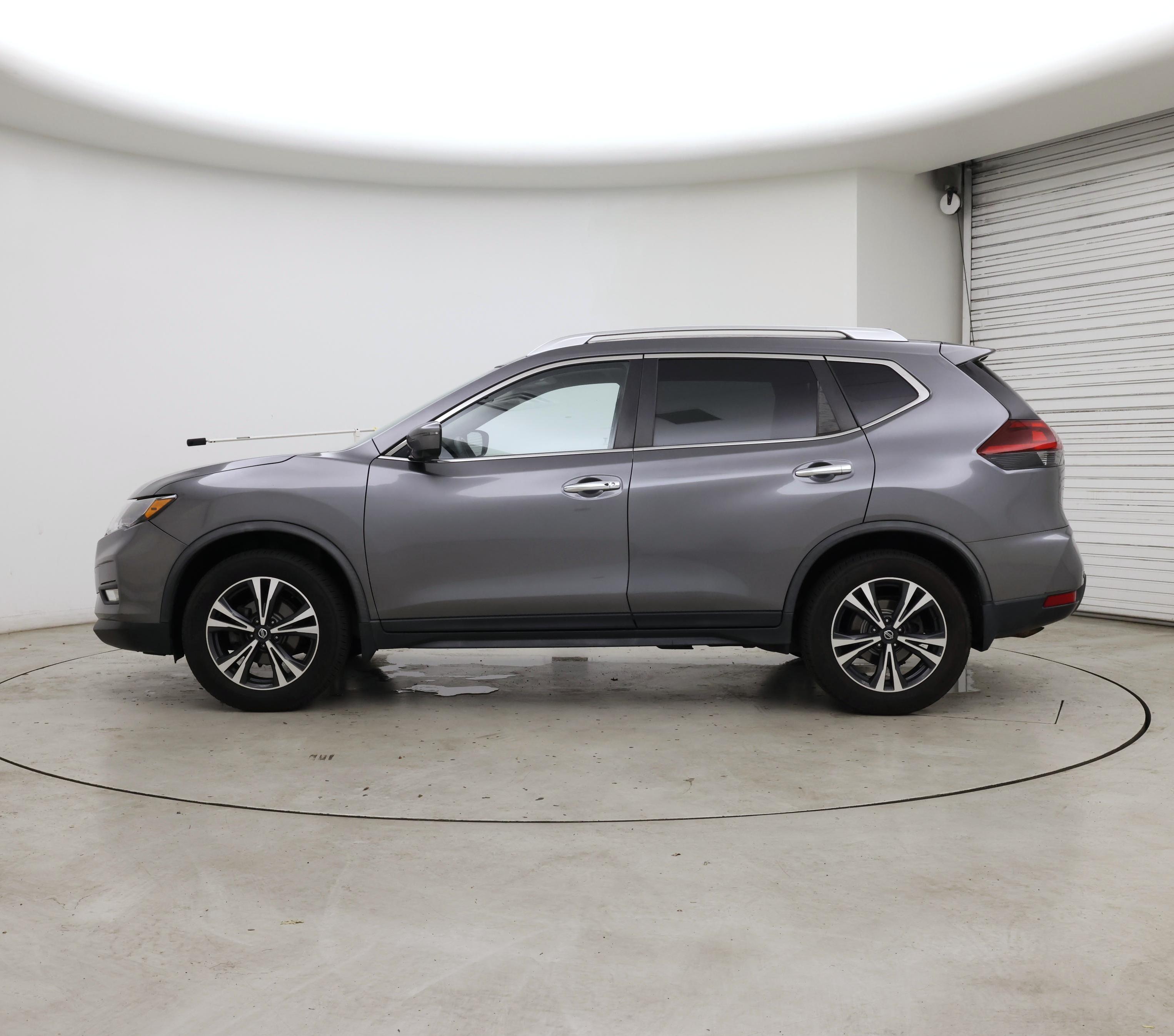 Thumbnail: 2020 Nissan Rogue - 3