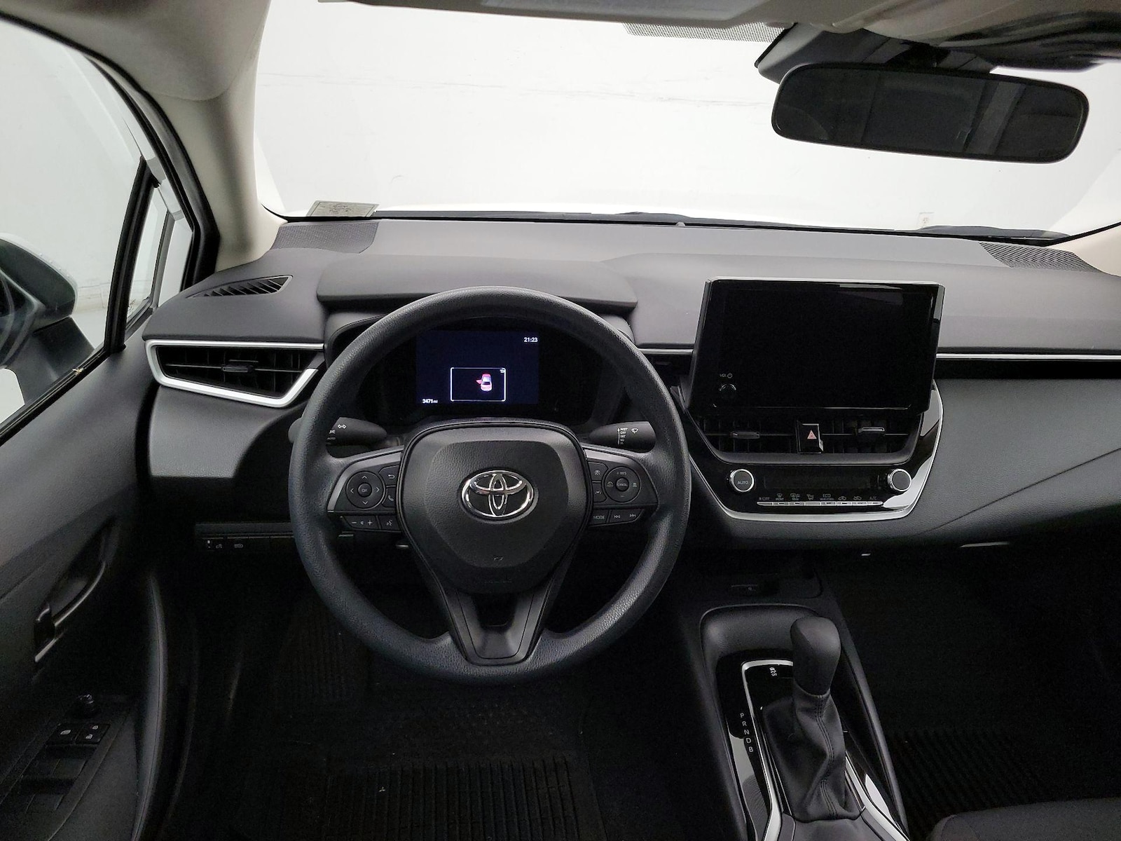 2026 Toyota Corolla LE - Photo 11