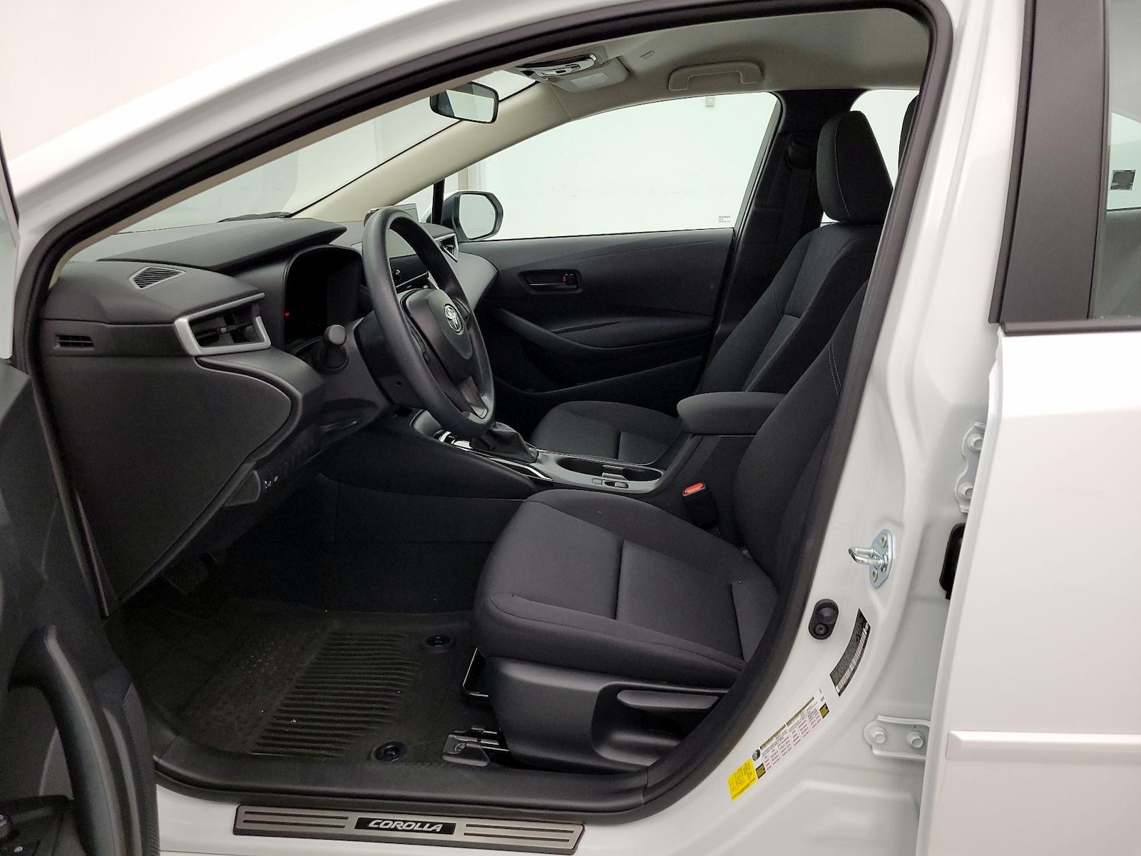 2026 Toyota Corolla LE - Photo 12