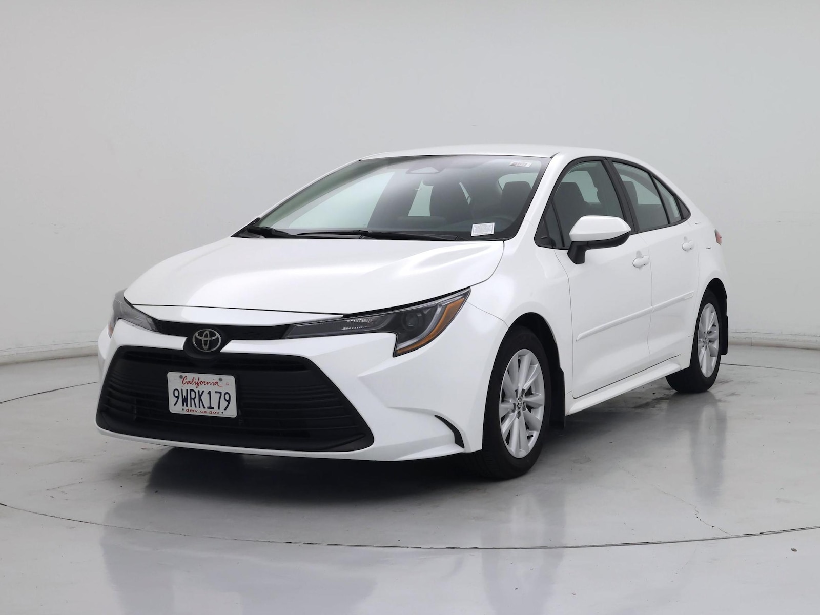 2026 Toyota Corolla LE - Photo 5