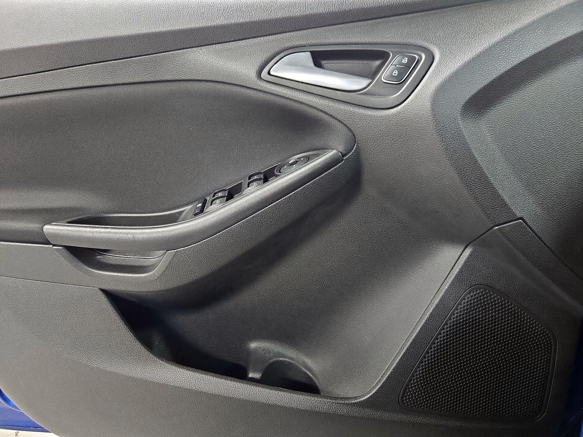 Thumbnail: 2018 Ford Focus - 12