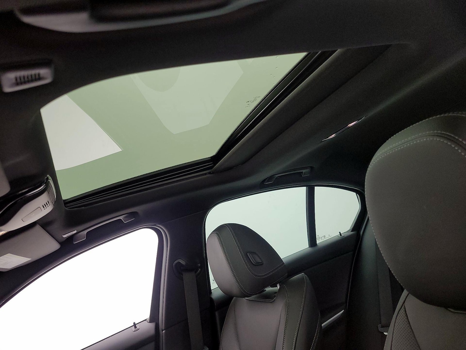2024 BMW 3 Series M340i - Photo 21
